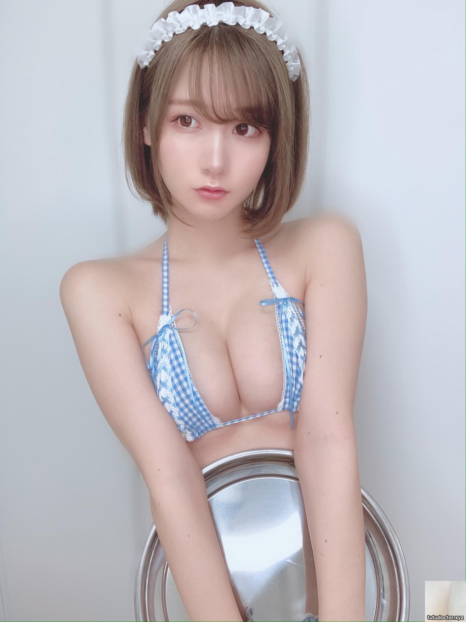 Kazuken (けんけん) Blue Maid + Denim Shorts 2 Beautiful breasts and · photo 9 of 24