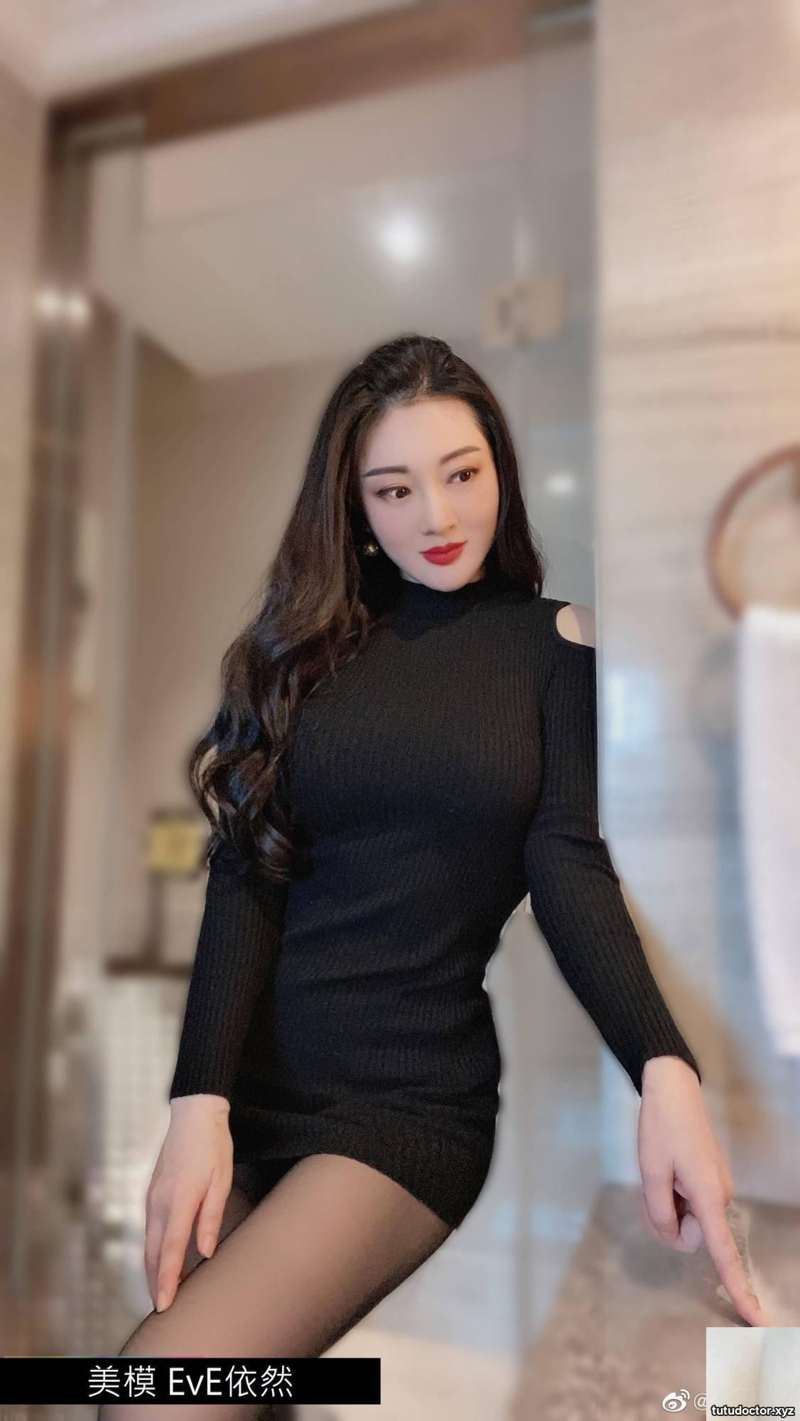 Beautiful model EvE is still in Twitter Collection VIP Exclusive · photo 42 of 102