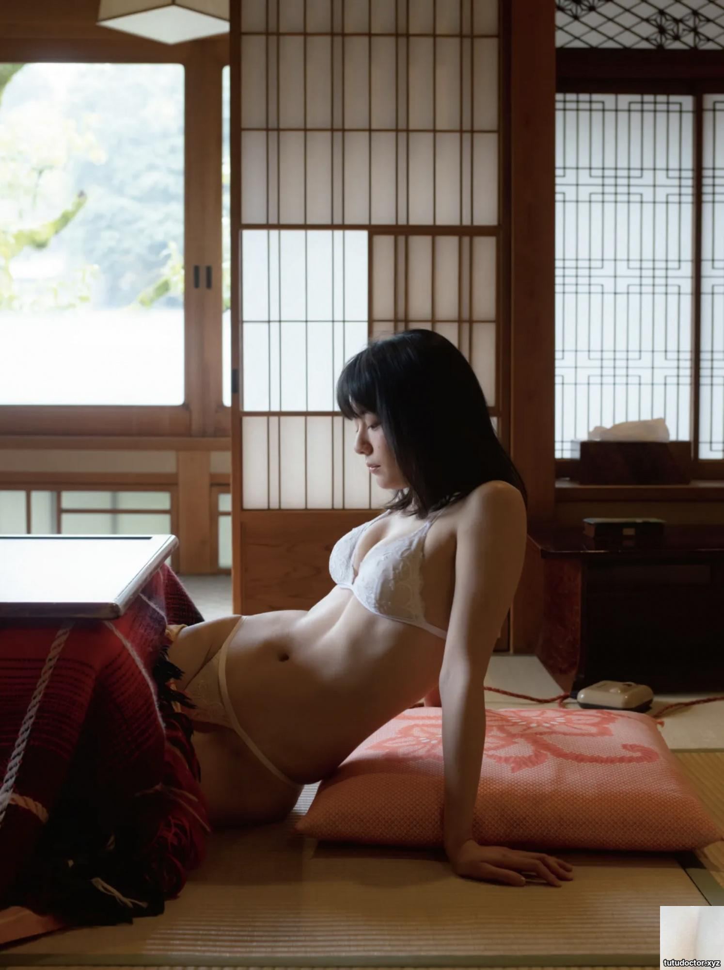 Tsubasa Hazuki – RED ZONE · photo 16 of 79