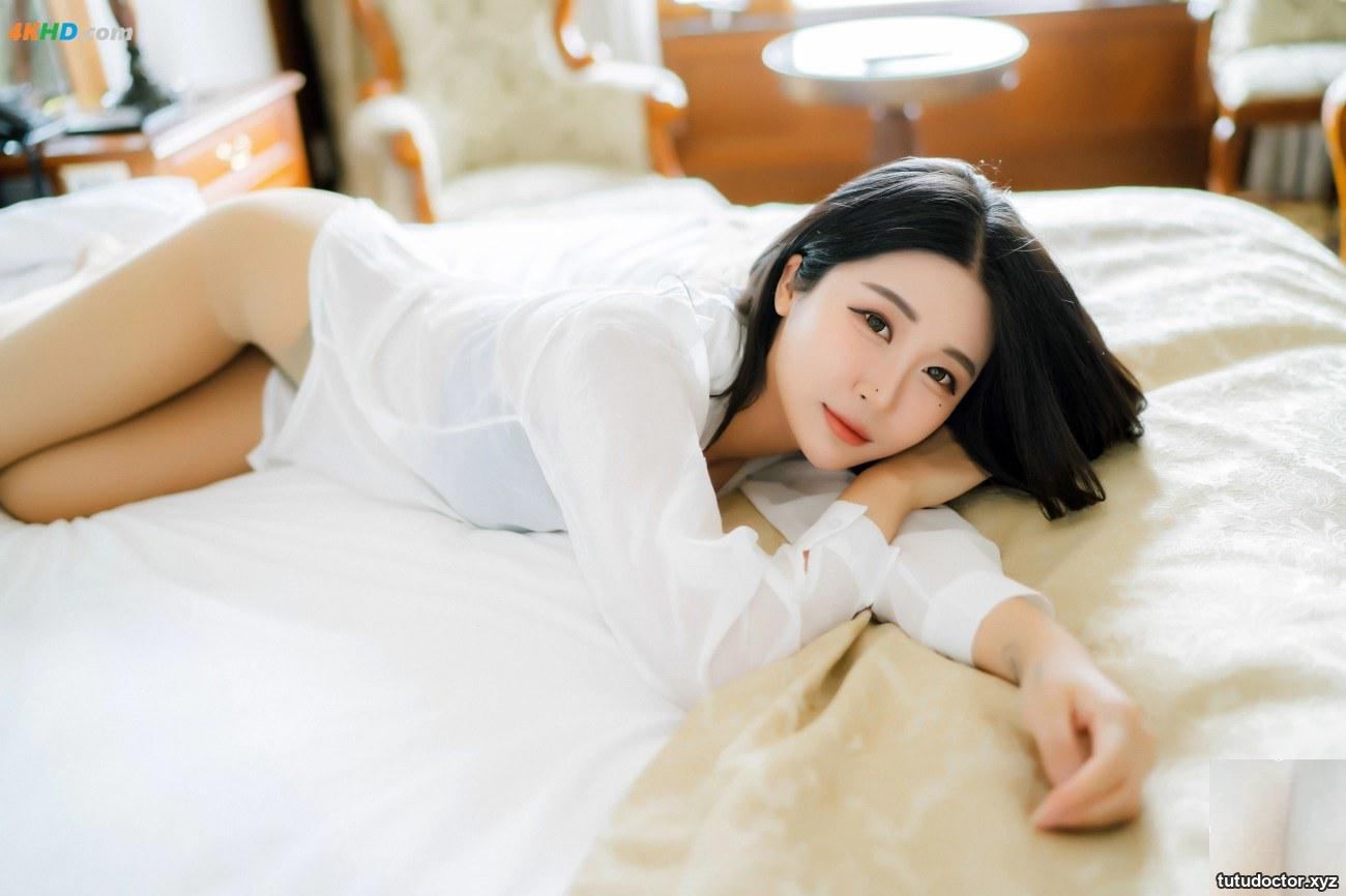 Bomi (보미) – Good Day V · photo 32 of 74