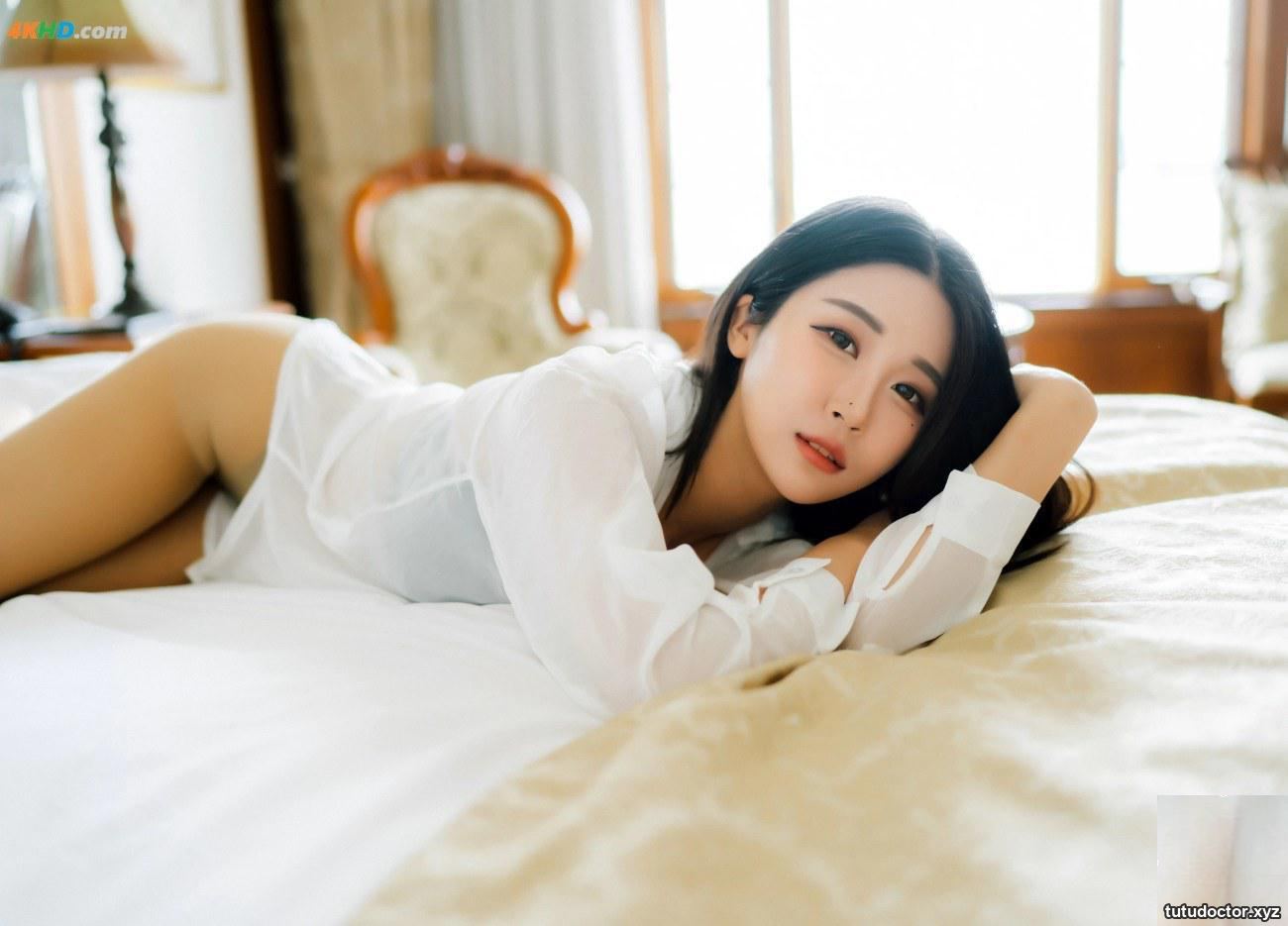 Bomi (보미) – Good Day V · photo 33 of 74