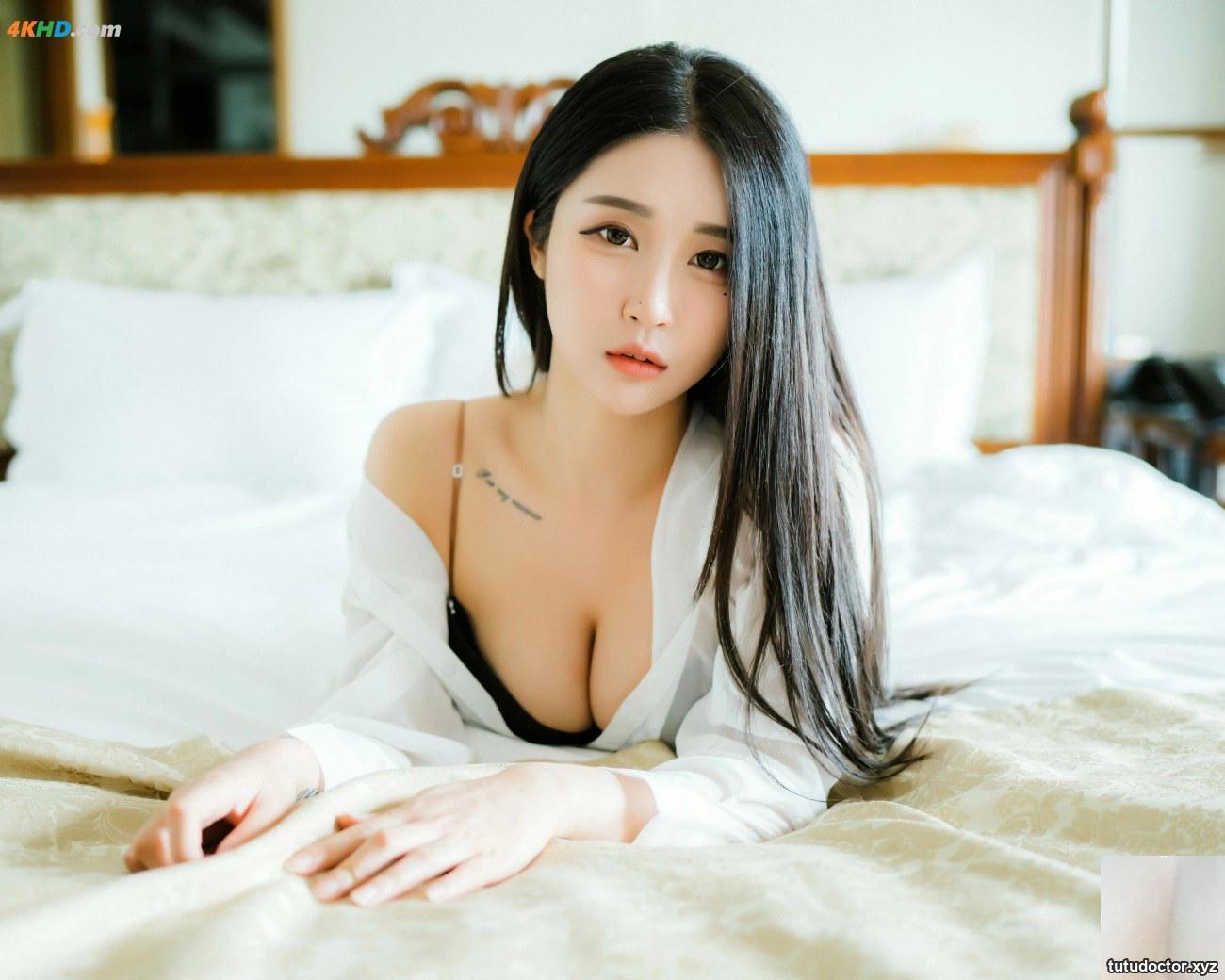 Bomi (보미) – Good Day V · photo 37 of 74