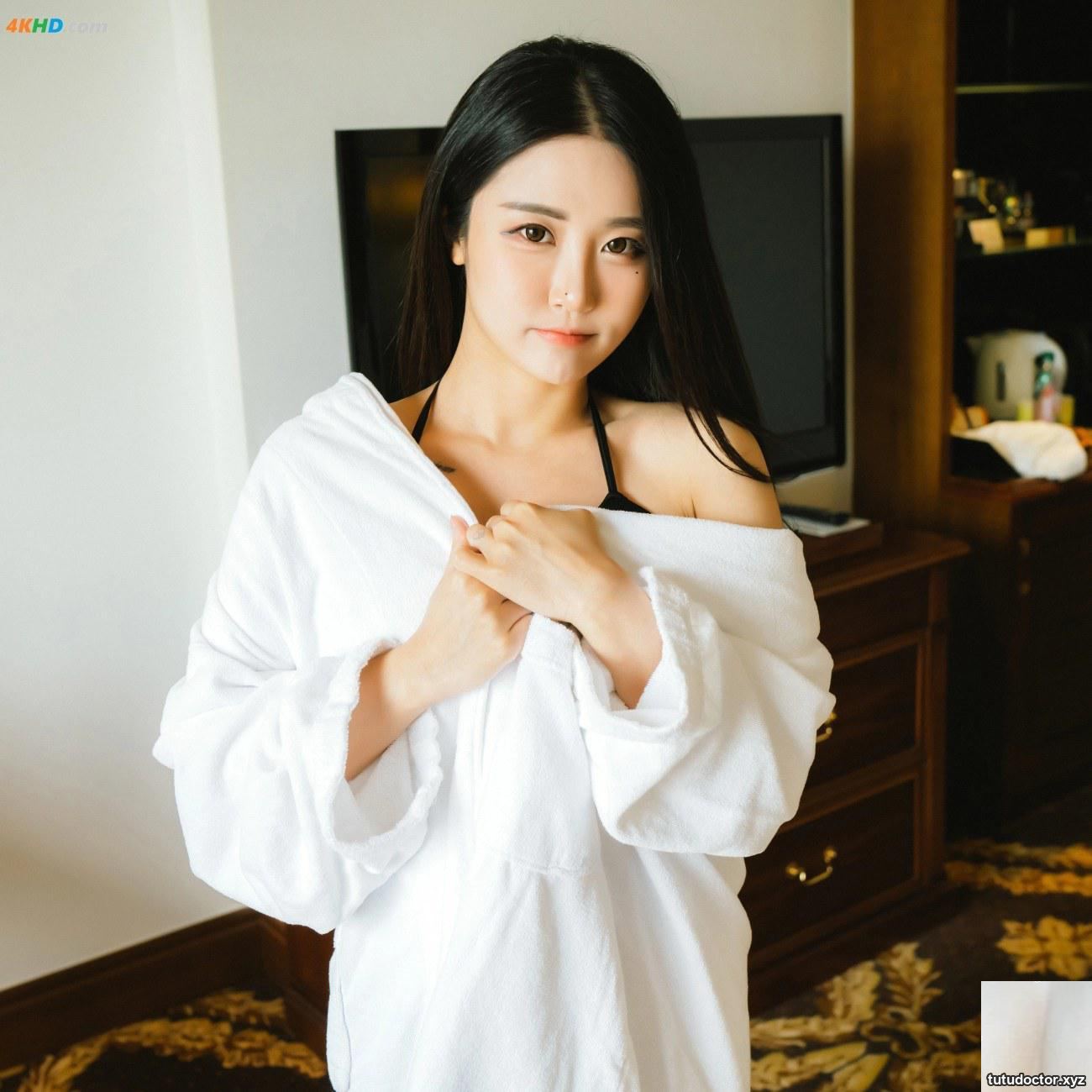 Bomi (보미) – Good Day V · photo 58 of 74