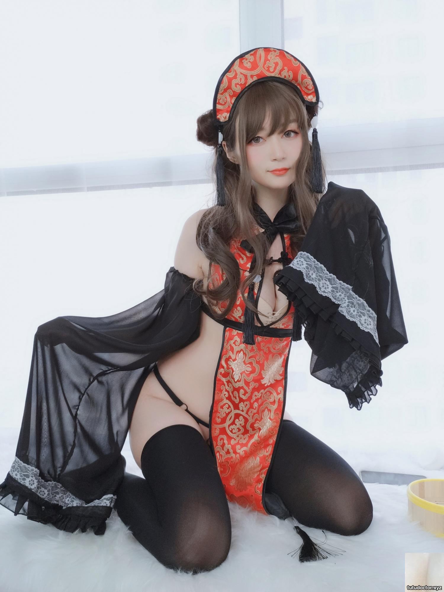 Silver 81 Sexy Cheongsam 3 looming cool lower body · photo 40 of 74