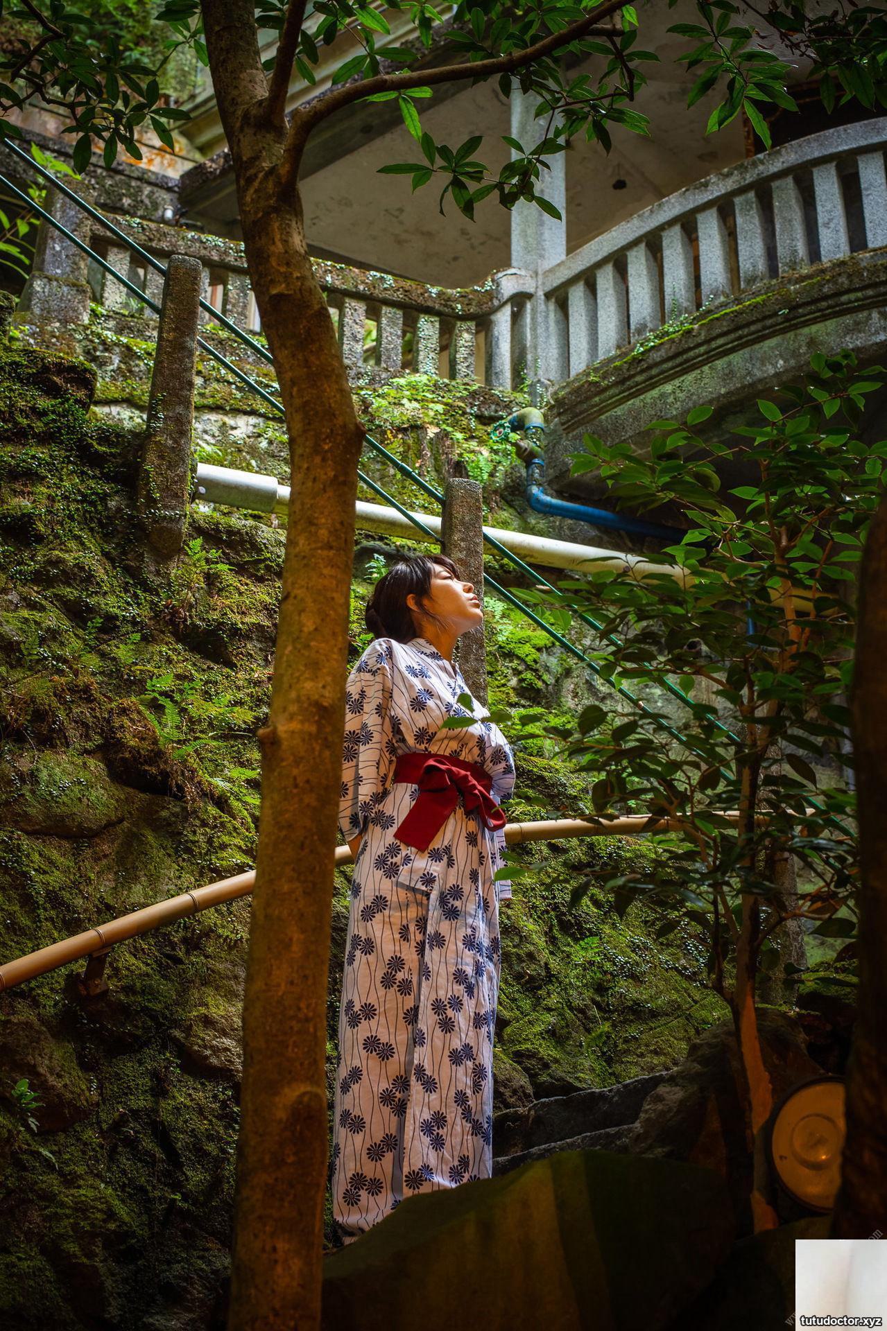 Reiko Nagaoka Karen Weekly Contemporary Digital Photo Collection · photo 24 of 65