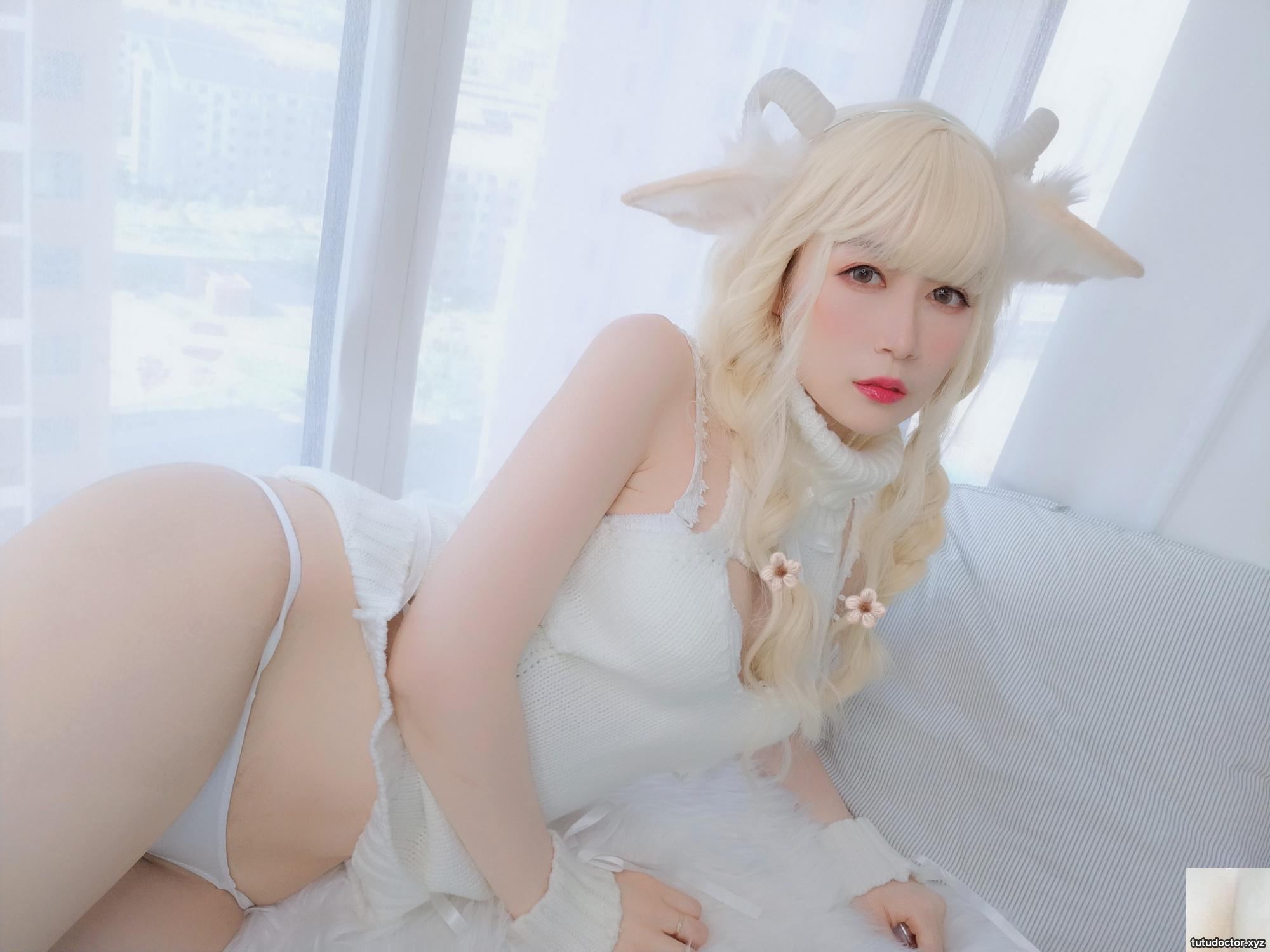 Silver 81 Aries Royal Sister Breastless vest is too destructive · photo 31 of 62