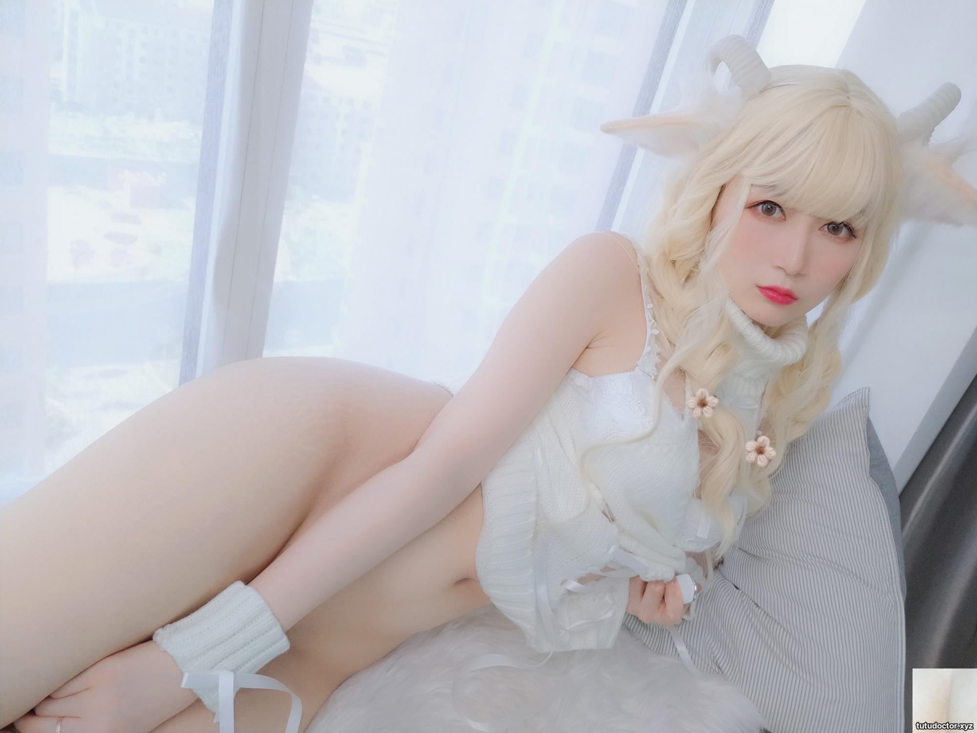 Silver 81 Aries Royal Sister Breastless vest is too destructive · photo 33 of 62