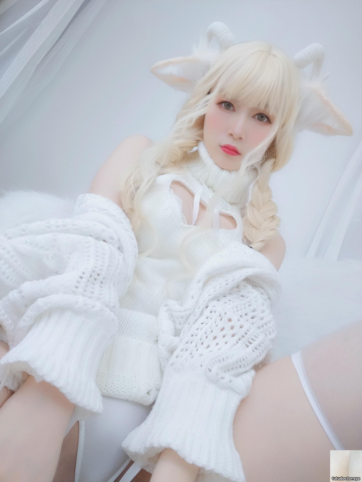 Silver 81 Aries Royal Sister Breastless vest is too destructive · photo 52 of 62