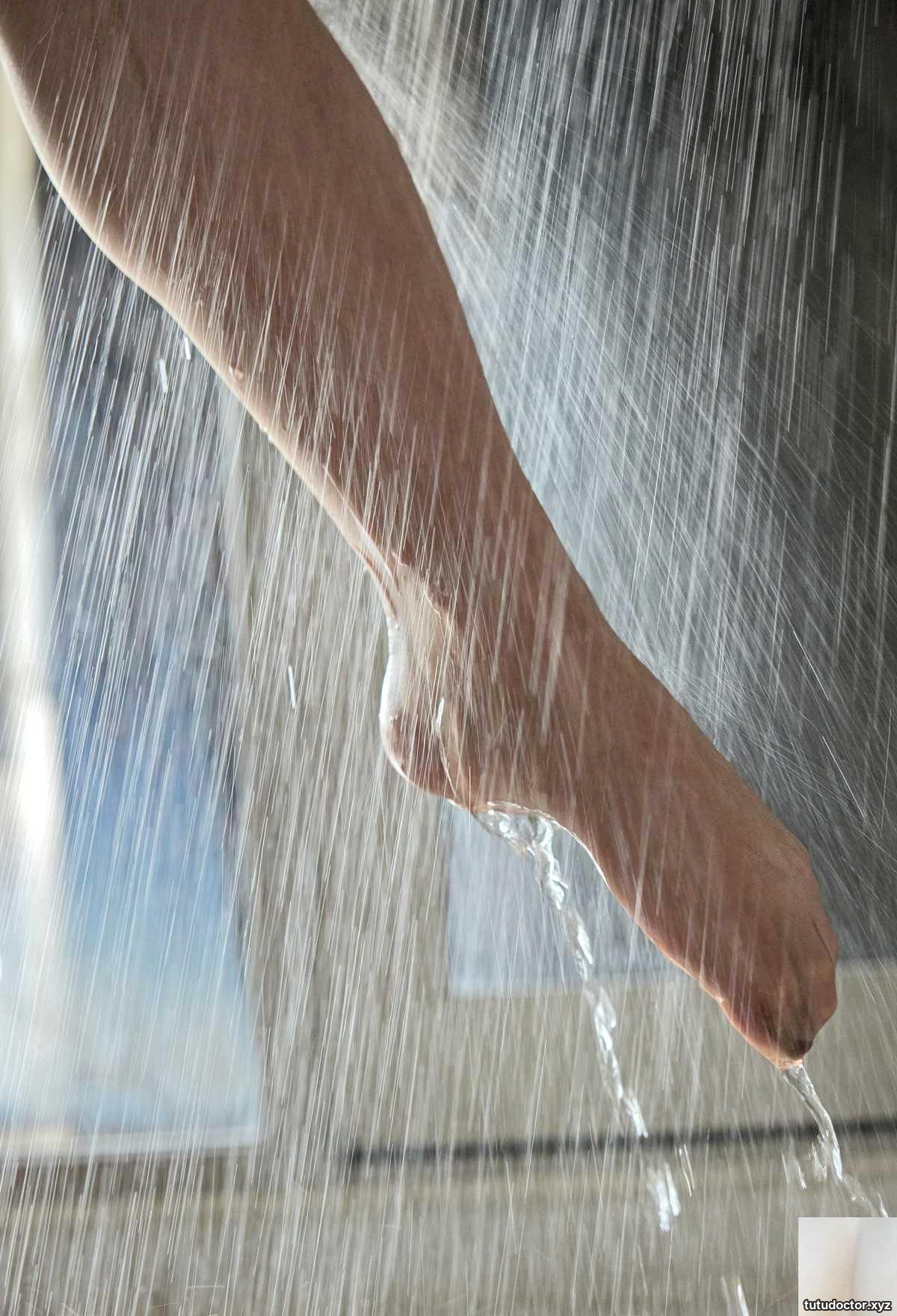 Drenched office lady Ento released gravure photo collection (55P)