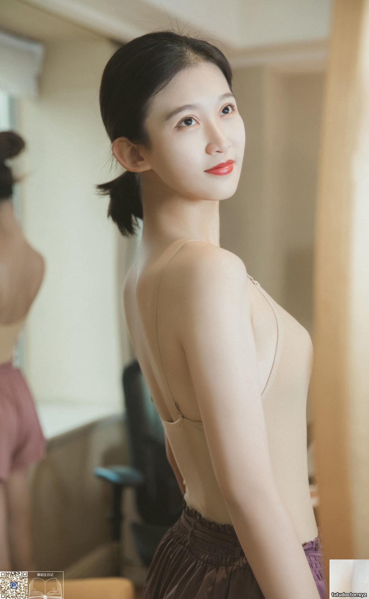 Dancers Diary 095 Double · photo 3 of 44