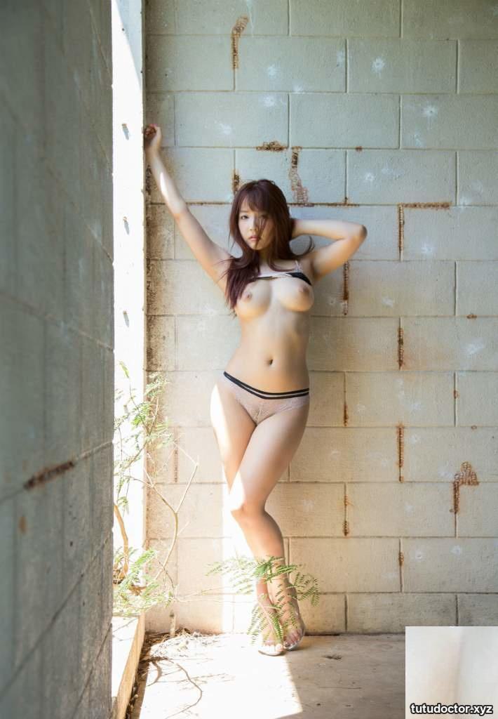 Mikami Yuas gorgeous sunshine · photo 6 of 19