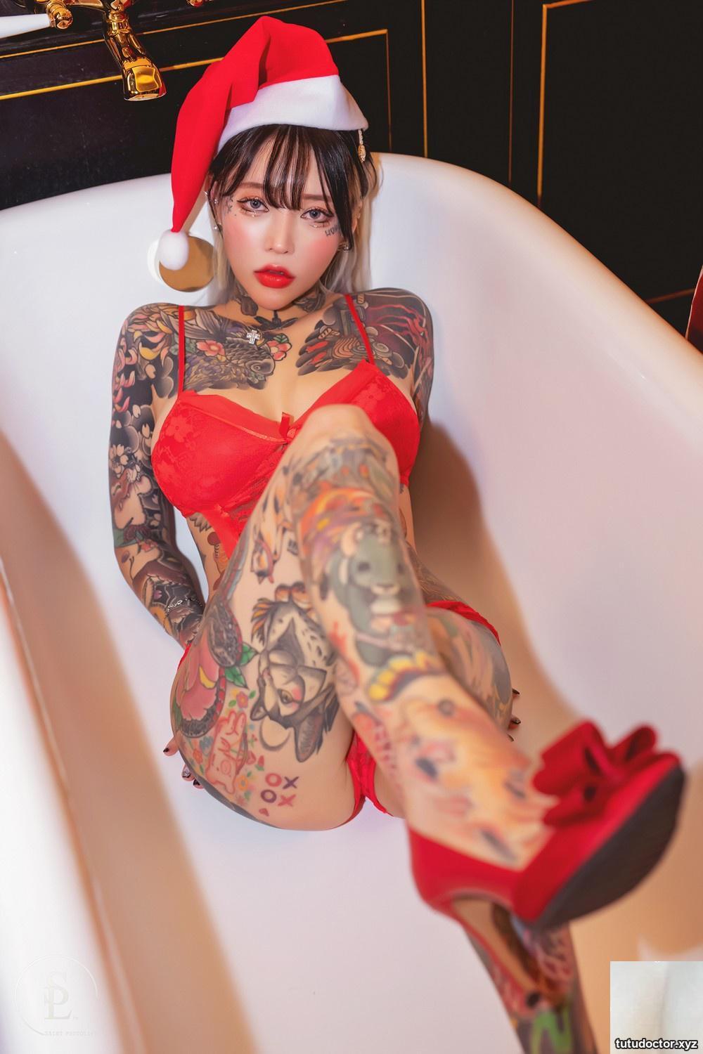 SaintPhotoLife YoKo – Vol. 03 – Red Chri · photo 50 of 72