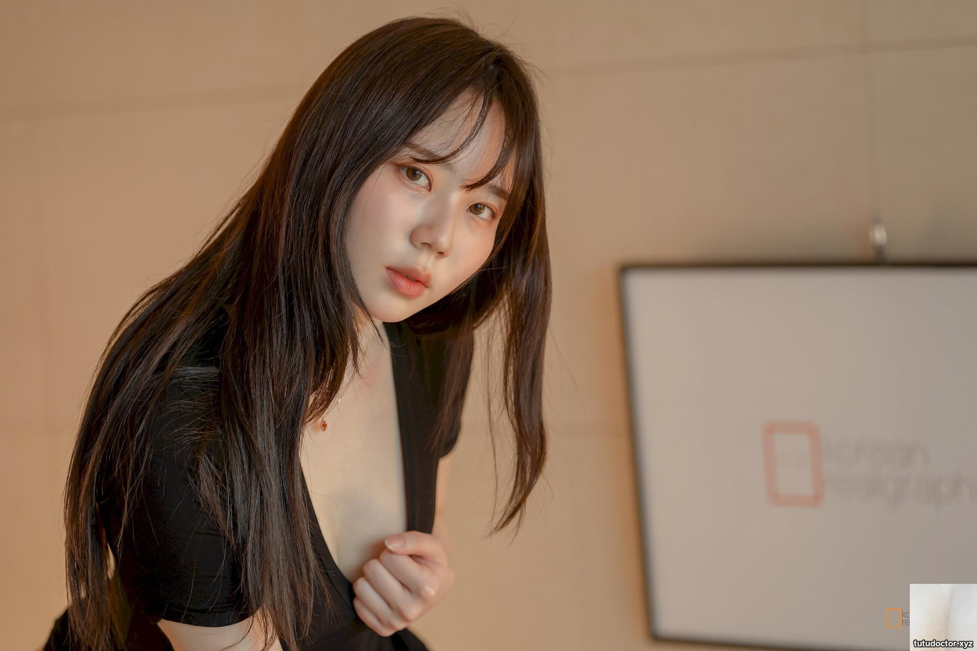 Korean girl has breasts, good looks and a body that can be · photo 32 of 54