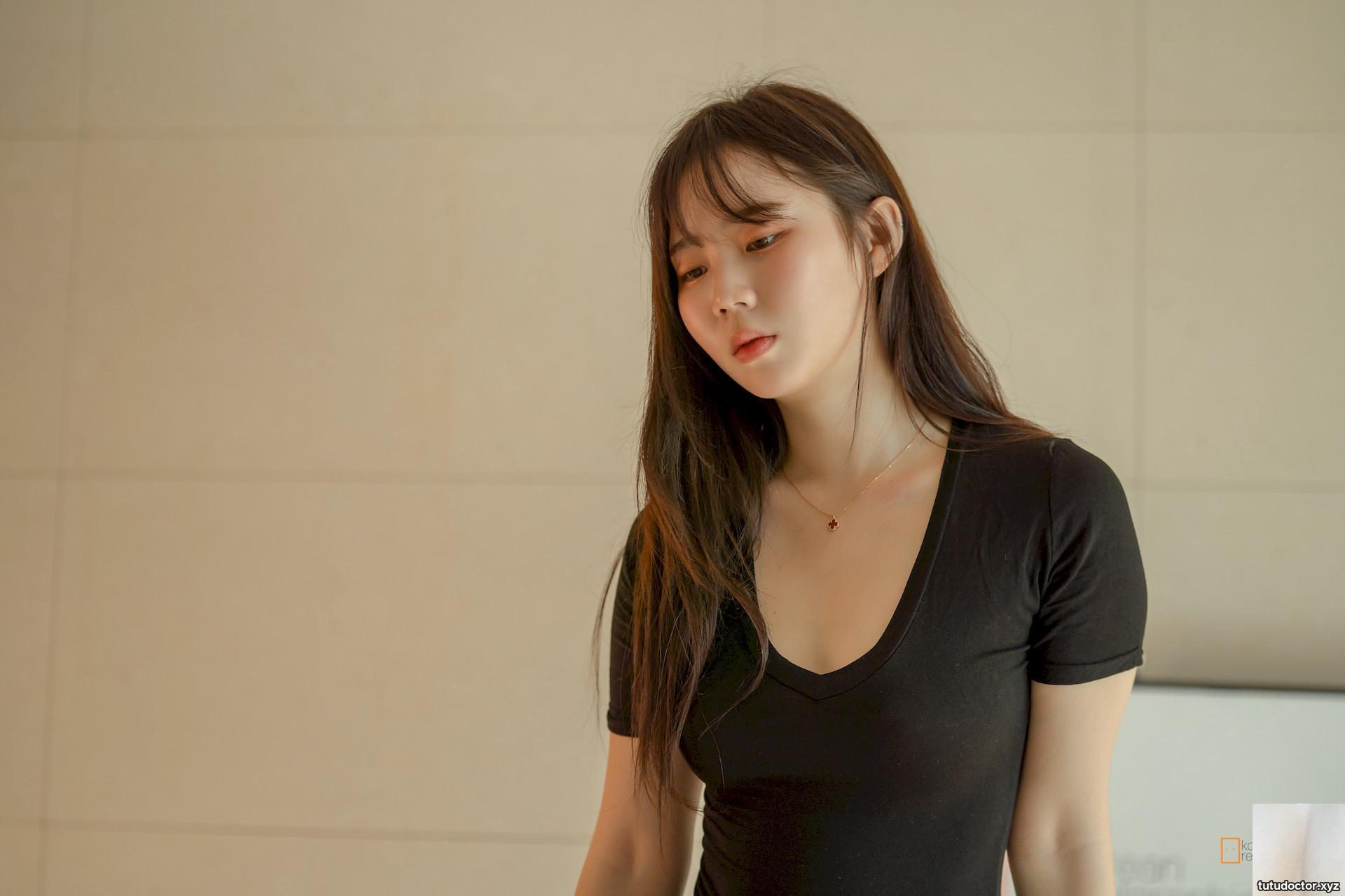 Korean girl has breasts, good looks and a body that can be · photo 48 of 54