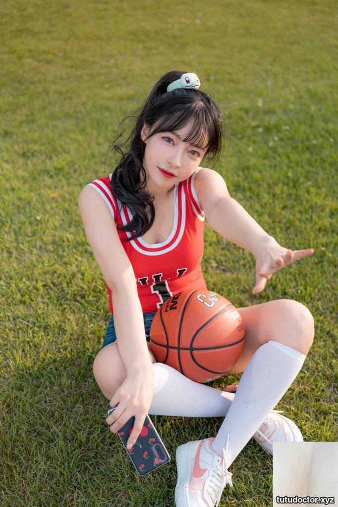 MoMo – MoMo Vol.02 · photo 49 of 68