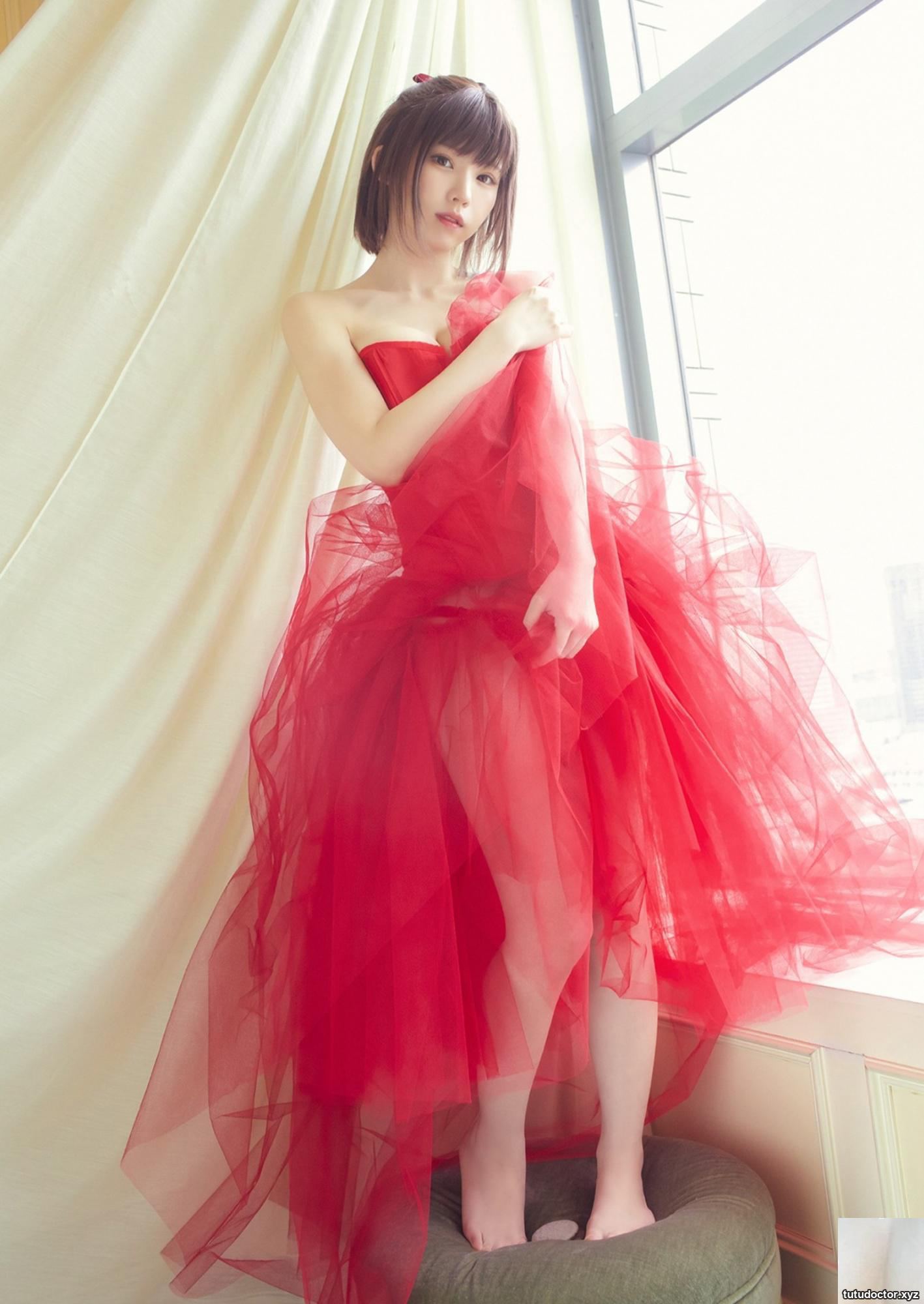 The goddess plump figure is ready to come out… unexpectedly very · photo 8 of 15