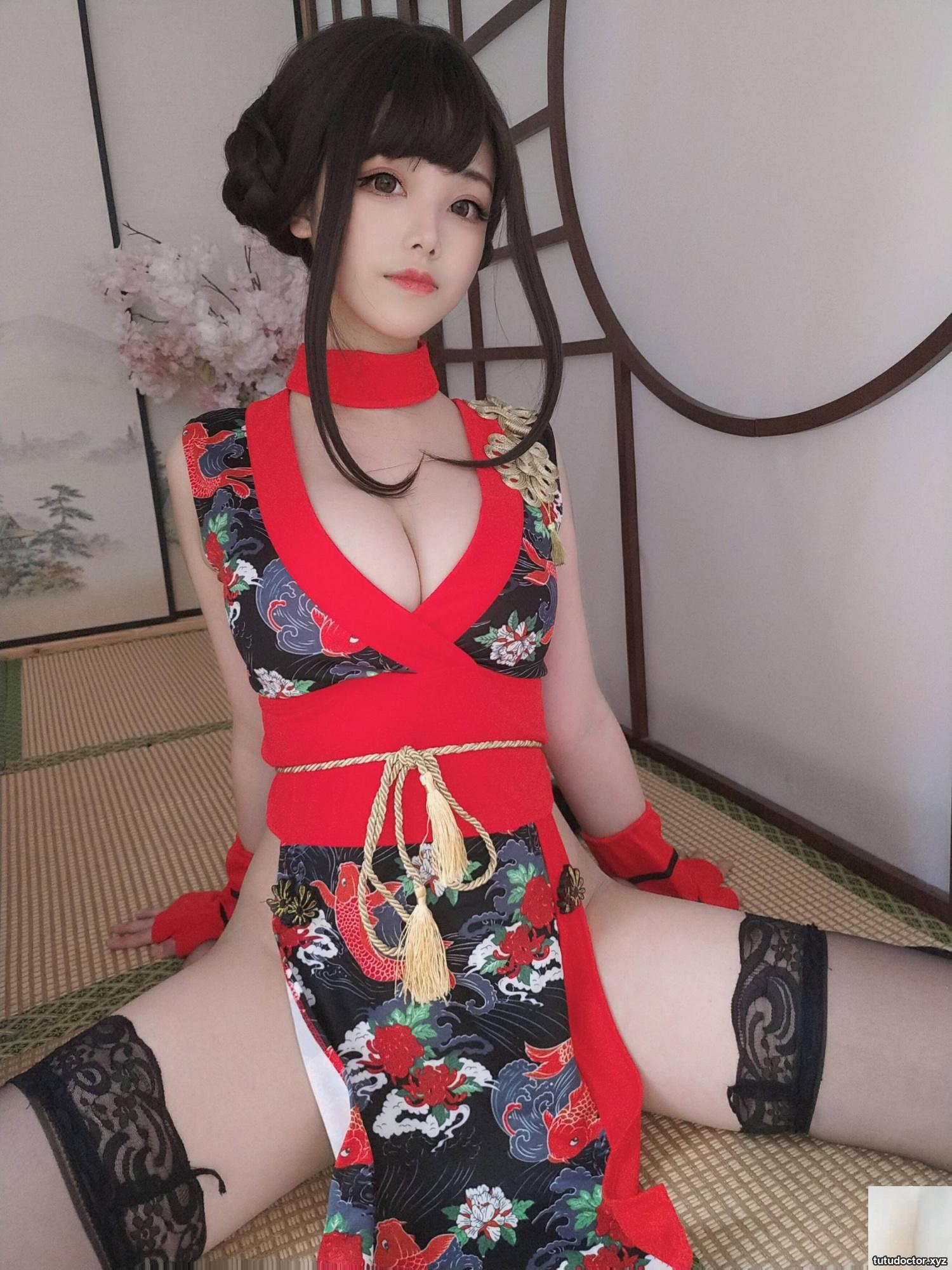Welfare Girl Honey Cat Qiu Red Warrior VIP Exclusive · photo 35 of 101