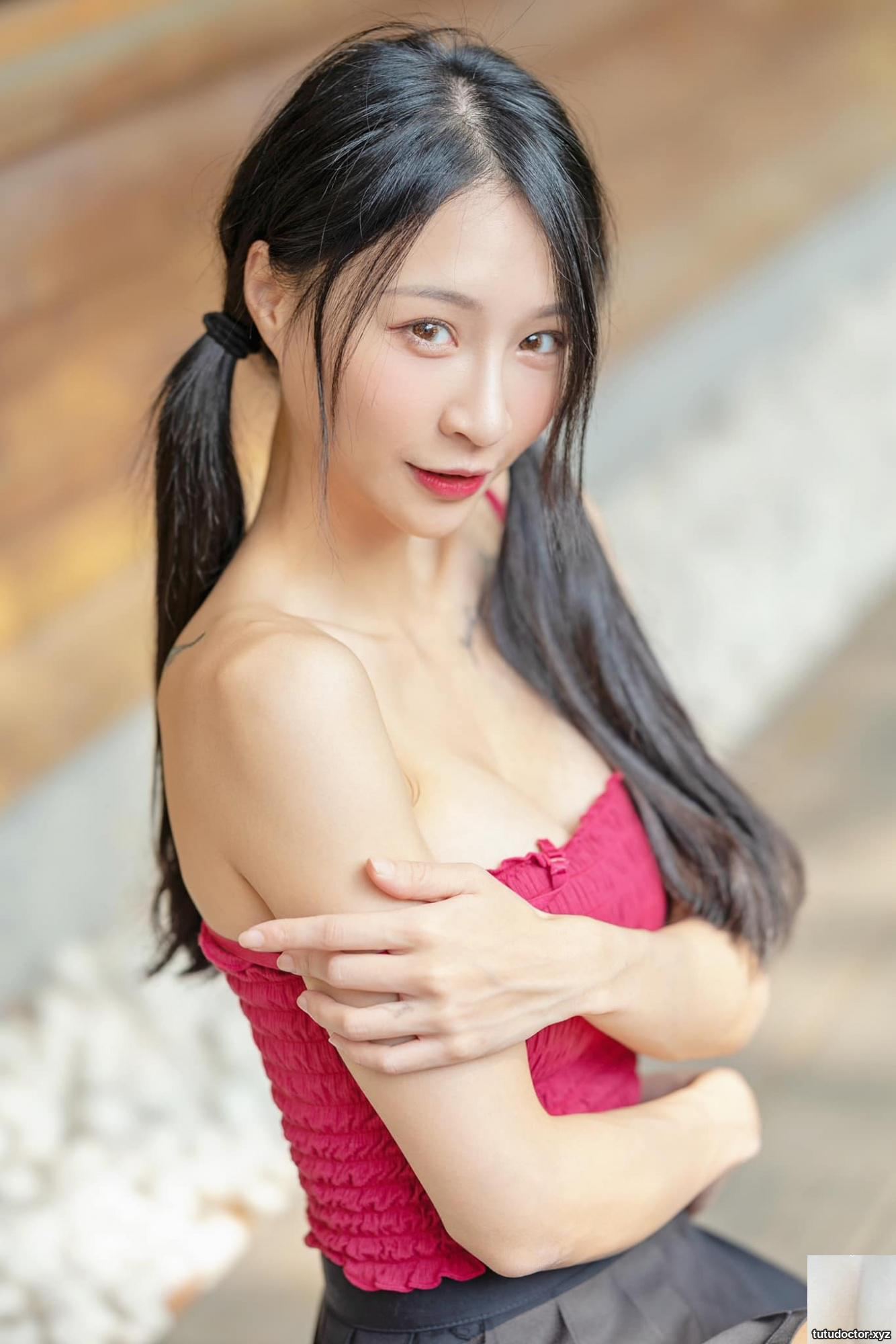 (Online collection) Taiwanese beautiful leg girl-Lin Sunny Xiao Caiti beautiful model outdoor shooting realistic (2) (70
