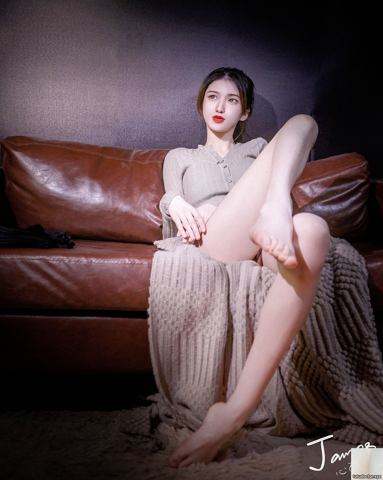 Photographer-Heart-trembling James Beautiful Model Photography · photo 100 of 100