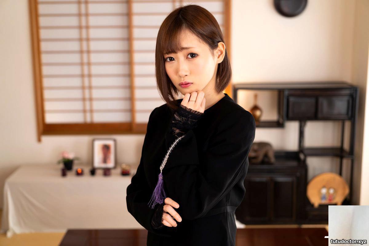 (Kirino Yumi) A widow with excessive sexual desire (23P)