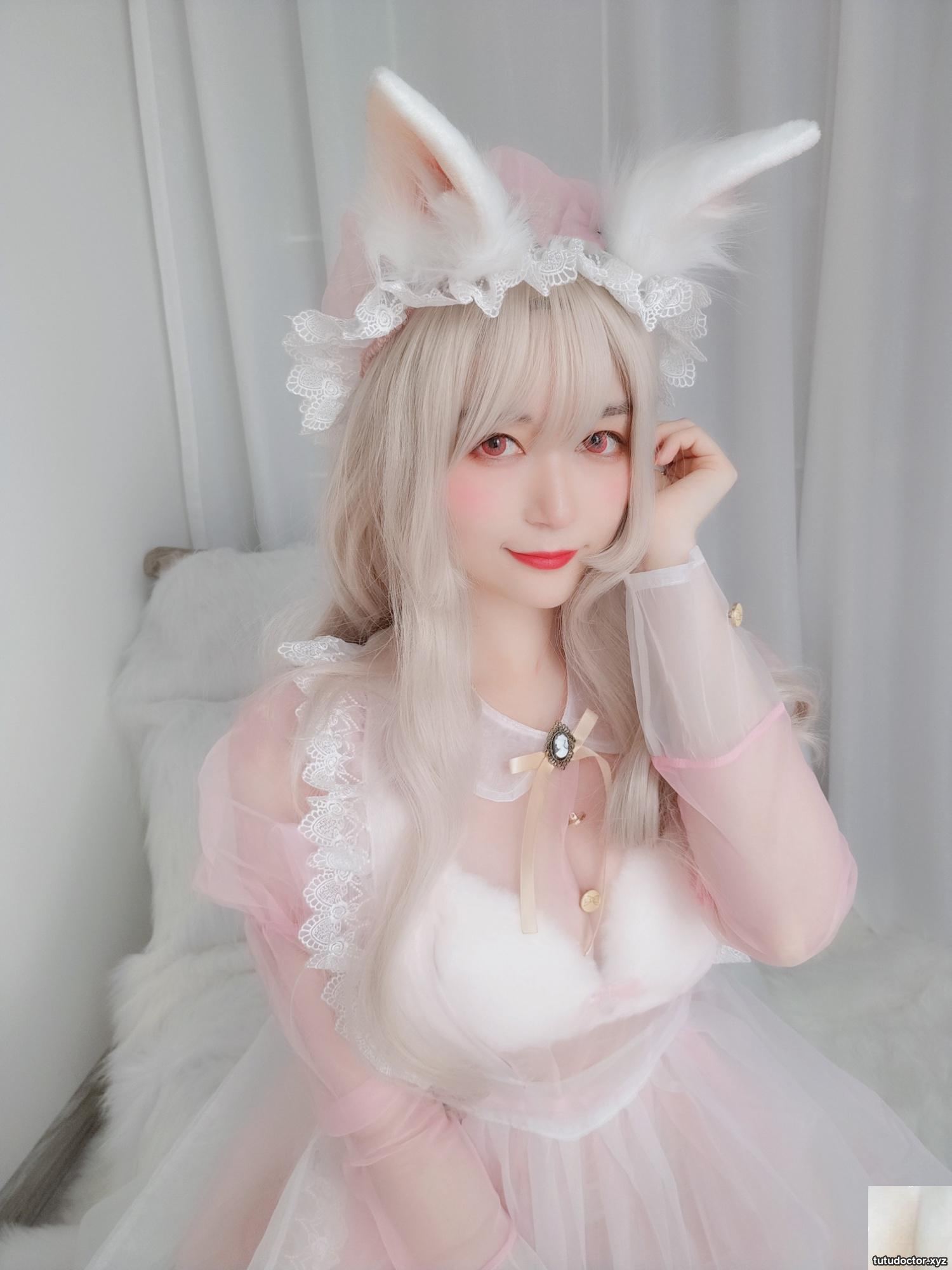 Silver 81 Maid Rabbit Girl The angle of the white garter · photo 9 of 85