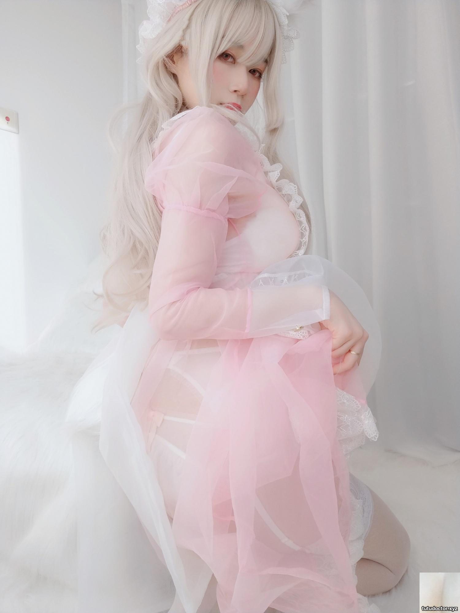 Silver 81 Maid Rabbit Girl The angle of the white garter · photo 16 of 85