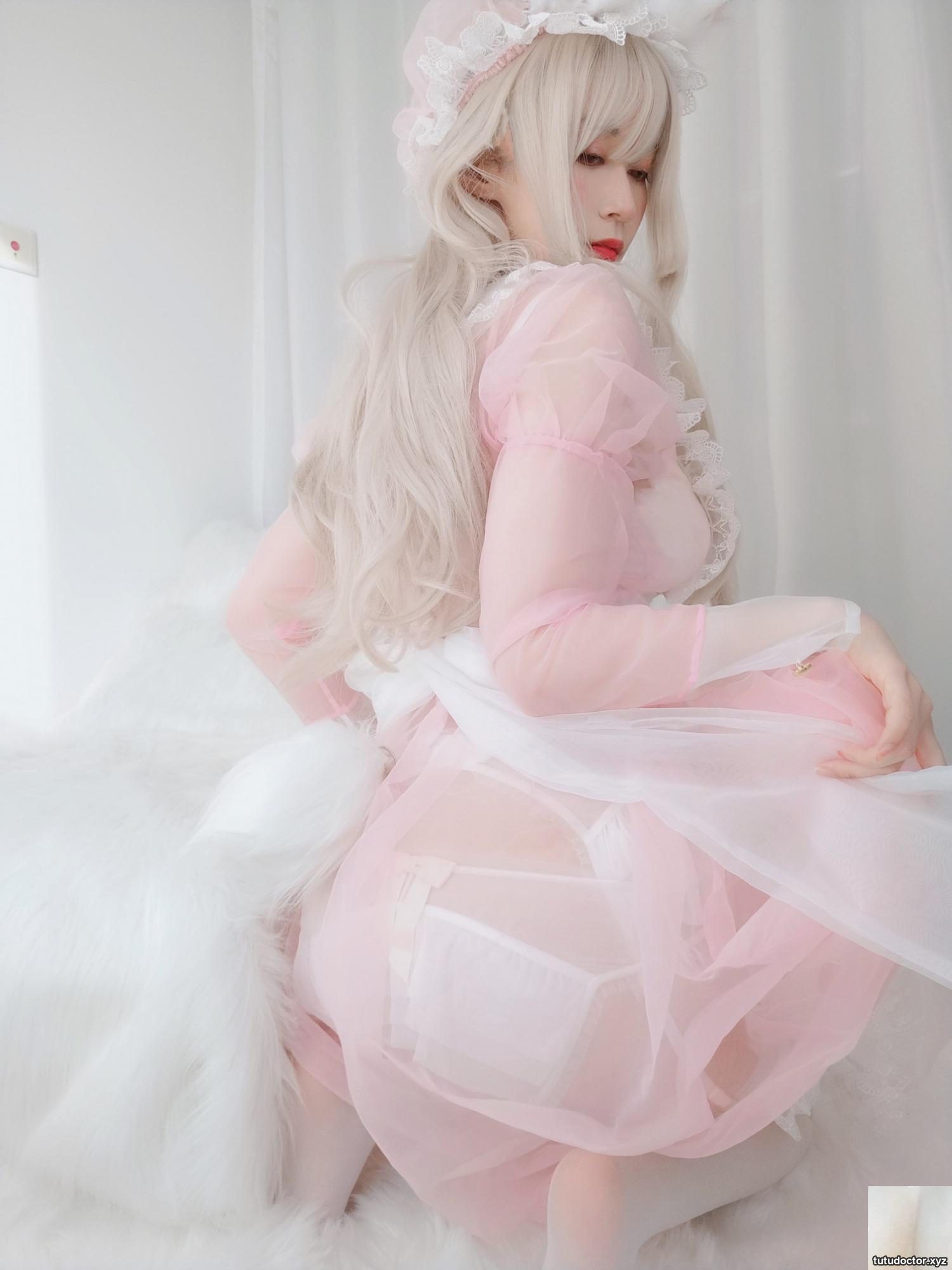 Silver 81 Maid Rabbit Girl The angle of the white garter · photo 17 of 85