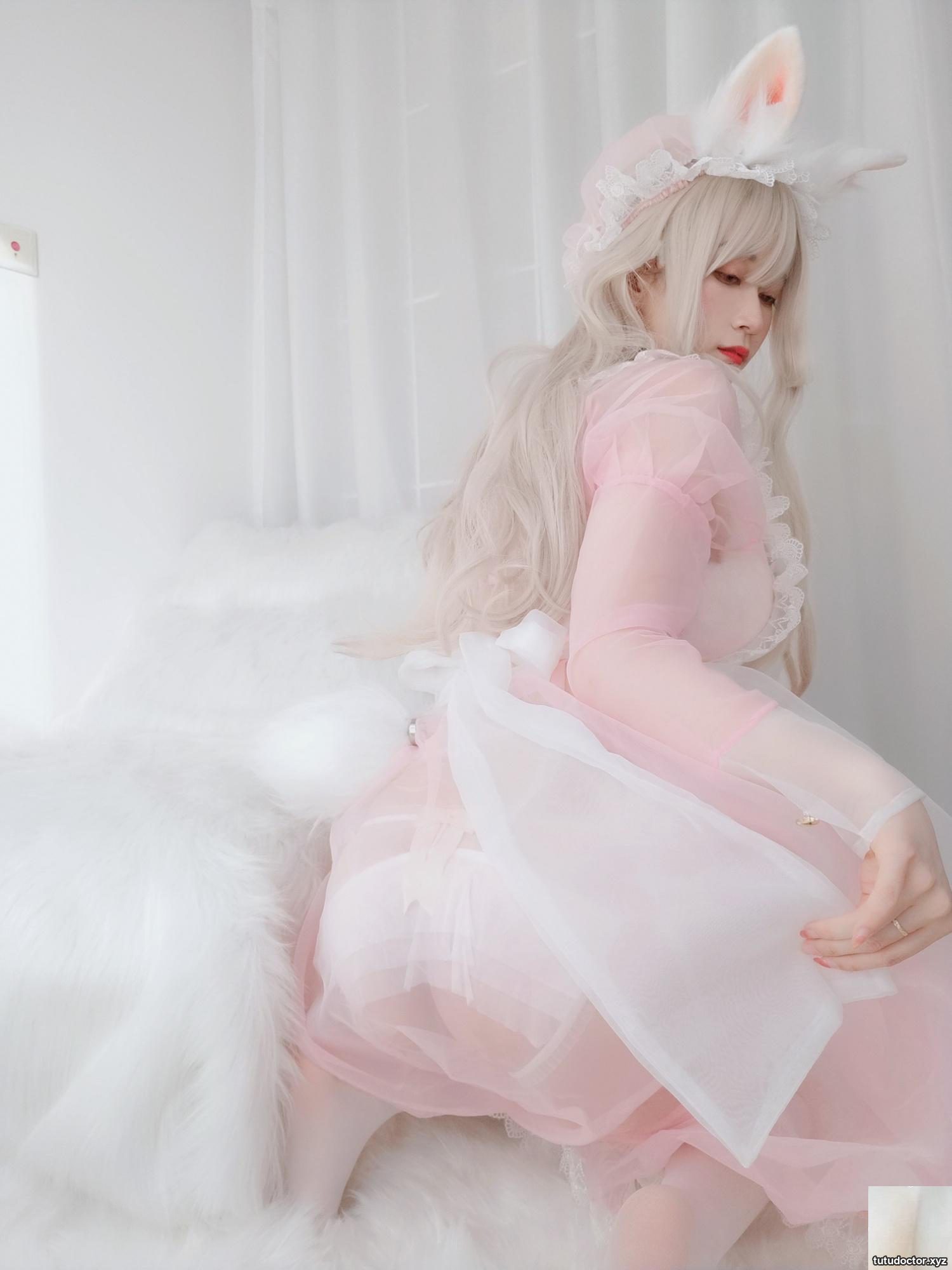 Silver 81 Maid Rabbit Girl The angle of the white garter · photo 18 of 85