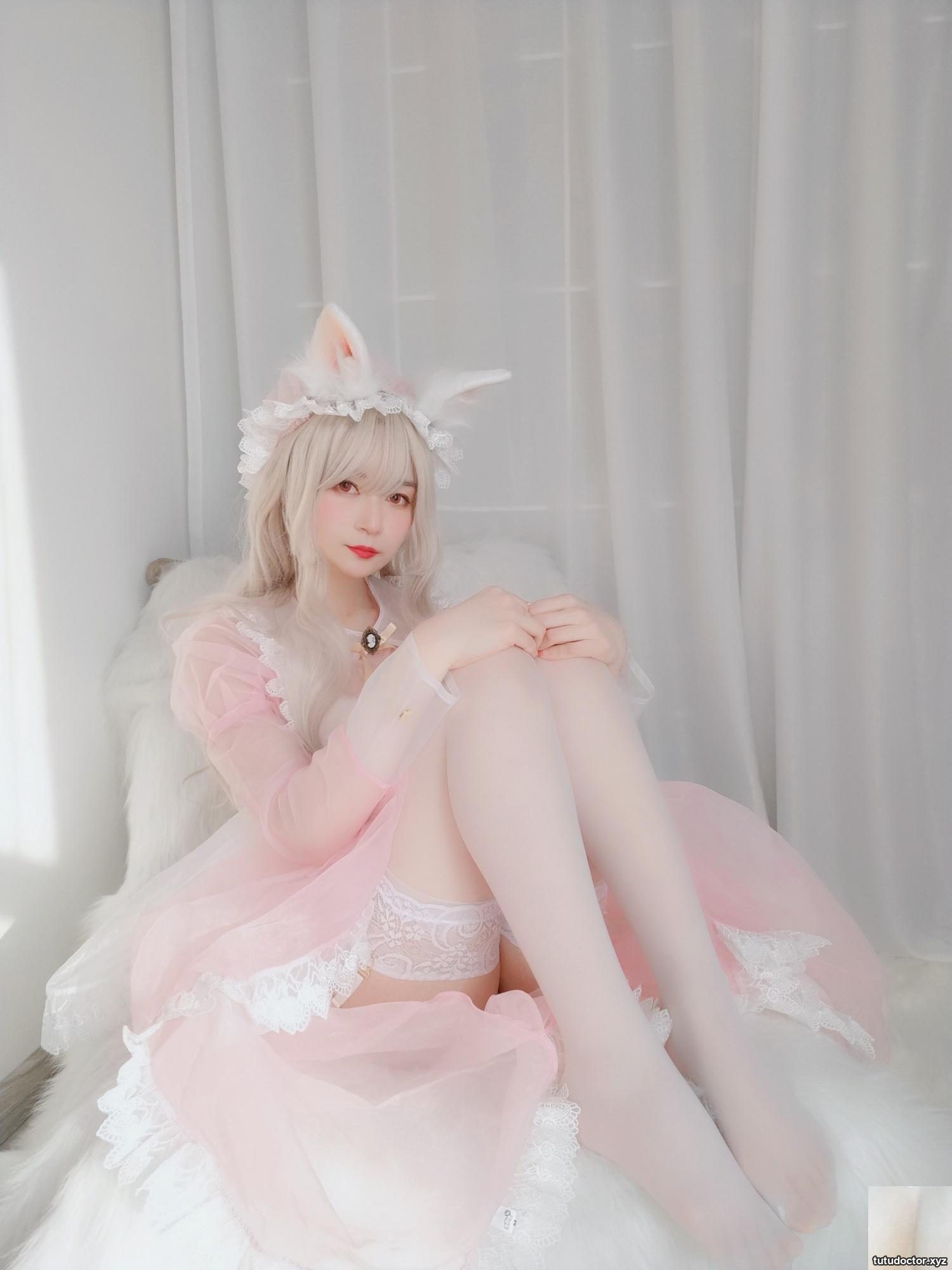 Silver 81 Maid Rabbit Girl The angle of the white garter · photo 19 of 85