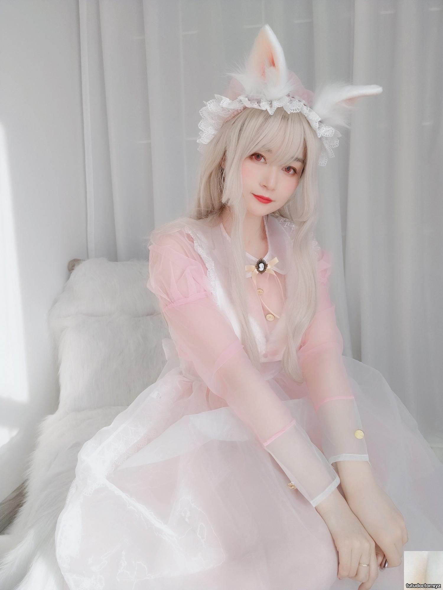 Silver 81 Maid Rabbit Girl The angle of the white garter · photo 20 of 85