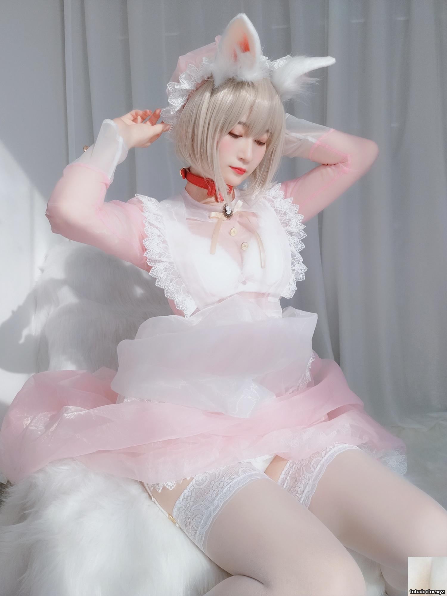 Silver 81 Maid Rabbit Girl The angle of the white garter · photo 23 of 85