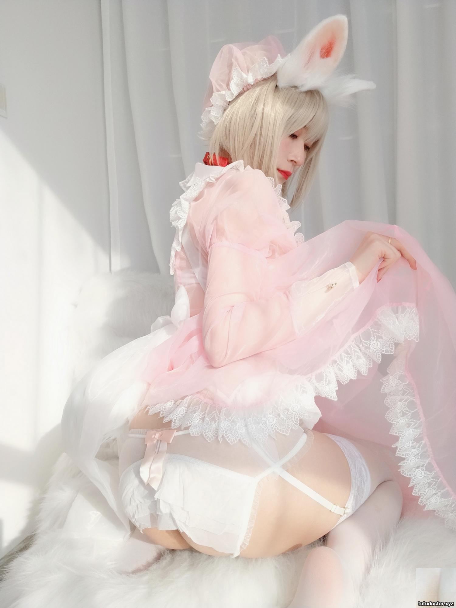 Silver 81 Maid Rabbit Girl The angle of the white garter · photo 26 of 85