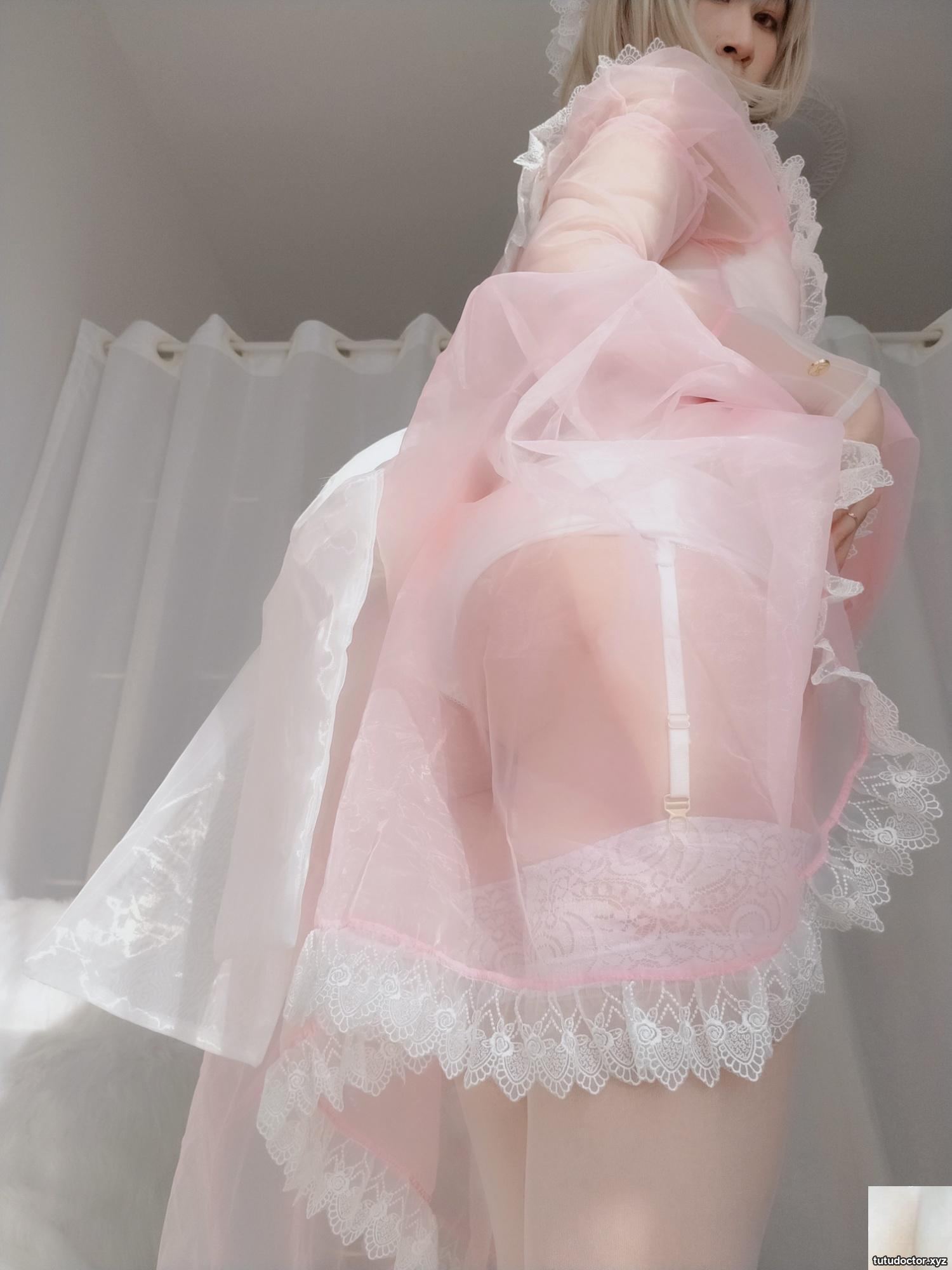 Silver 81 Maid Rabbit Girl The angle of the white garter · photo 35 of 85