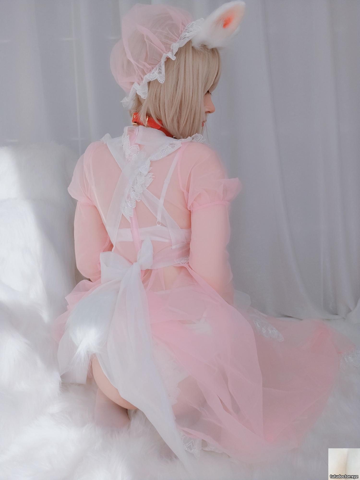 Silver 81 Maid Rabbit Girl The angle of the white garter · photo 38 of 85