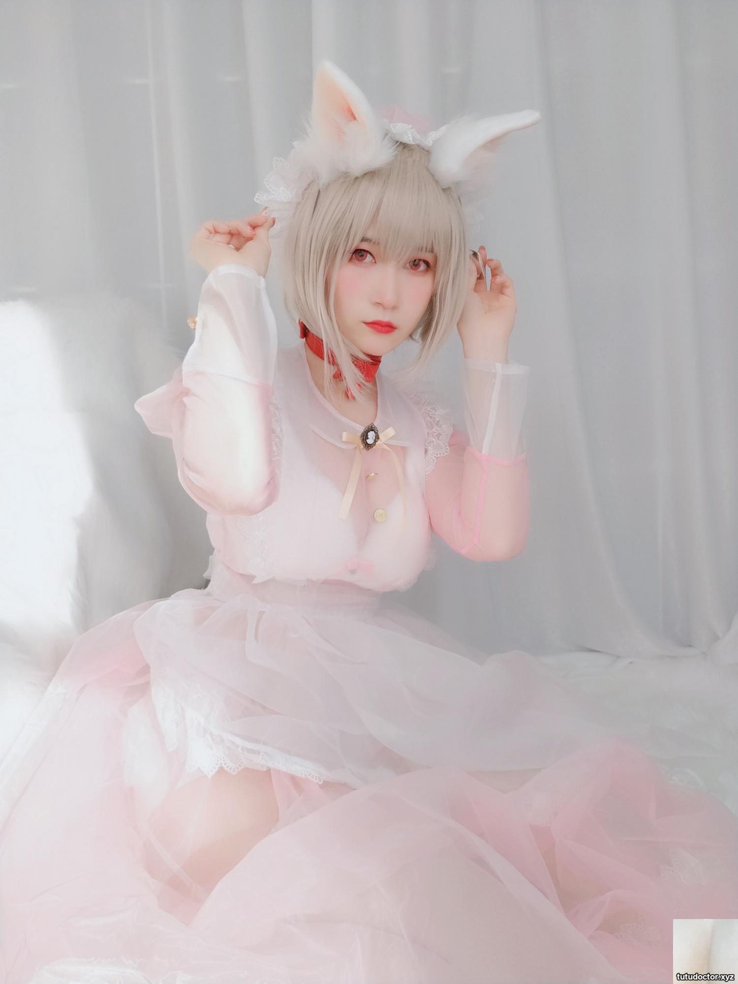 Silver 81 Maid Rabbit Girl The angle of the white garter · photo 40 of 85