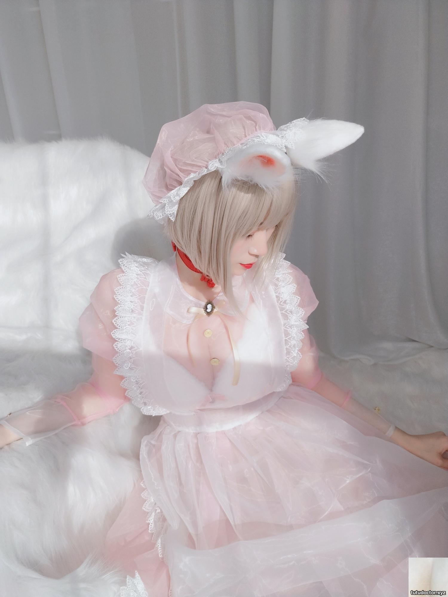 Silver 81 Maid Rabbit Girl The angle of the white garter · photo 76 of 85