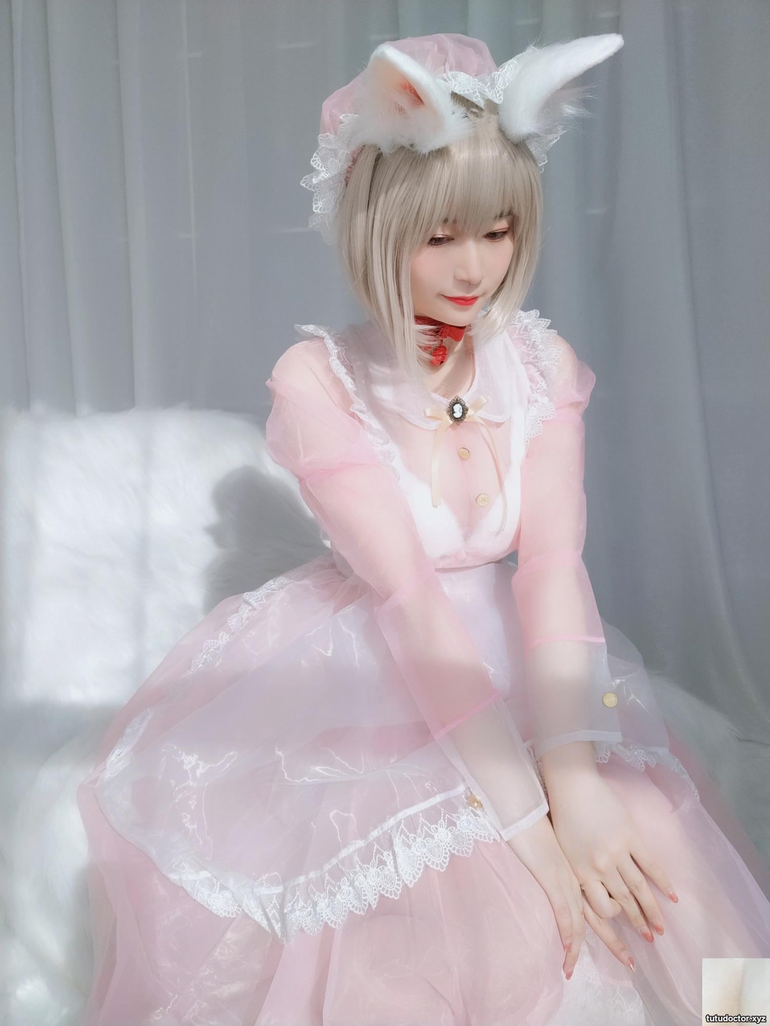 Silver 81 Maid Rabbit Girl The angle of the white garter · photo 78 of 85