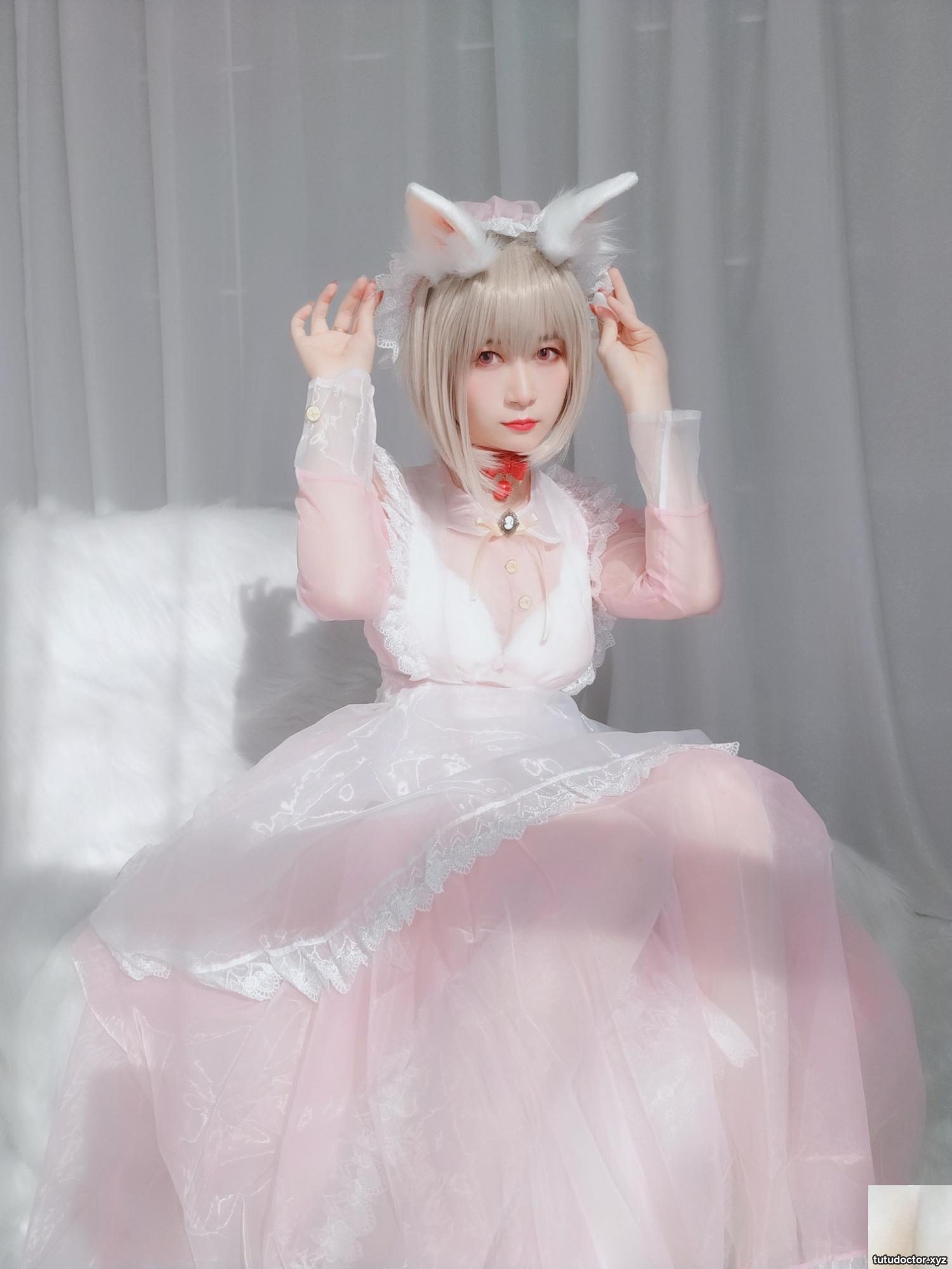 Silver 81 Maid Rabbit Girl The angle of the white garter · photo 79 of 85