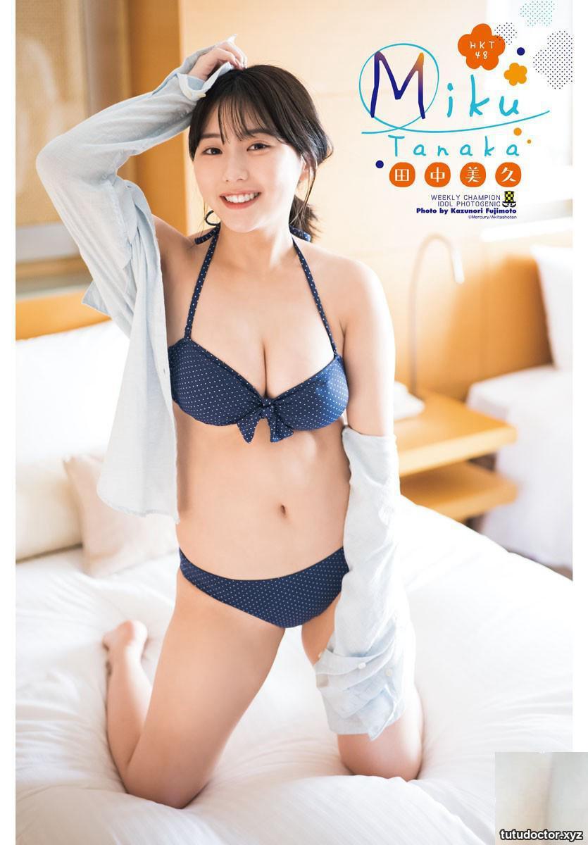 The big-breasted idol is full of watery milk and · photo 9 of 14