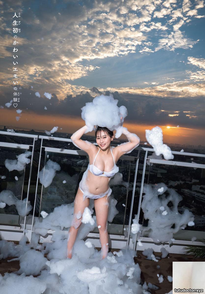 The big-breasted idol is full of watery milk and · photo 11 of 14
