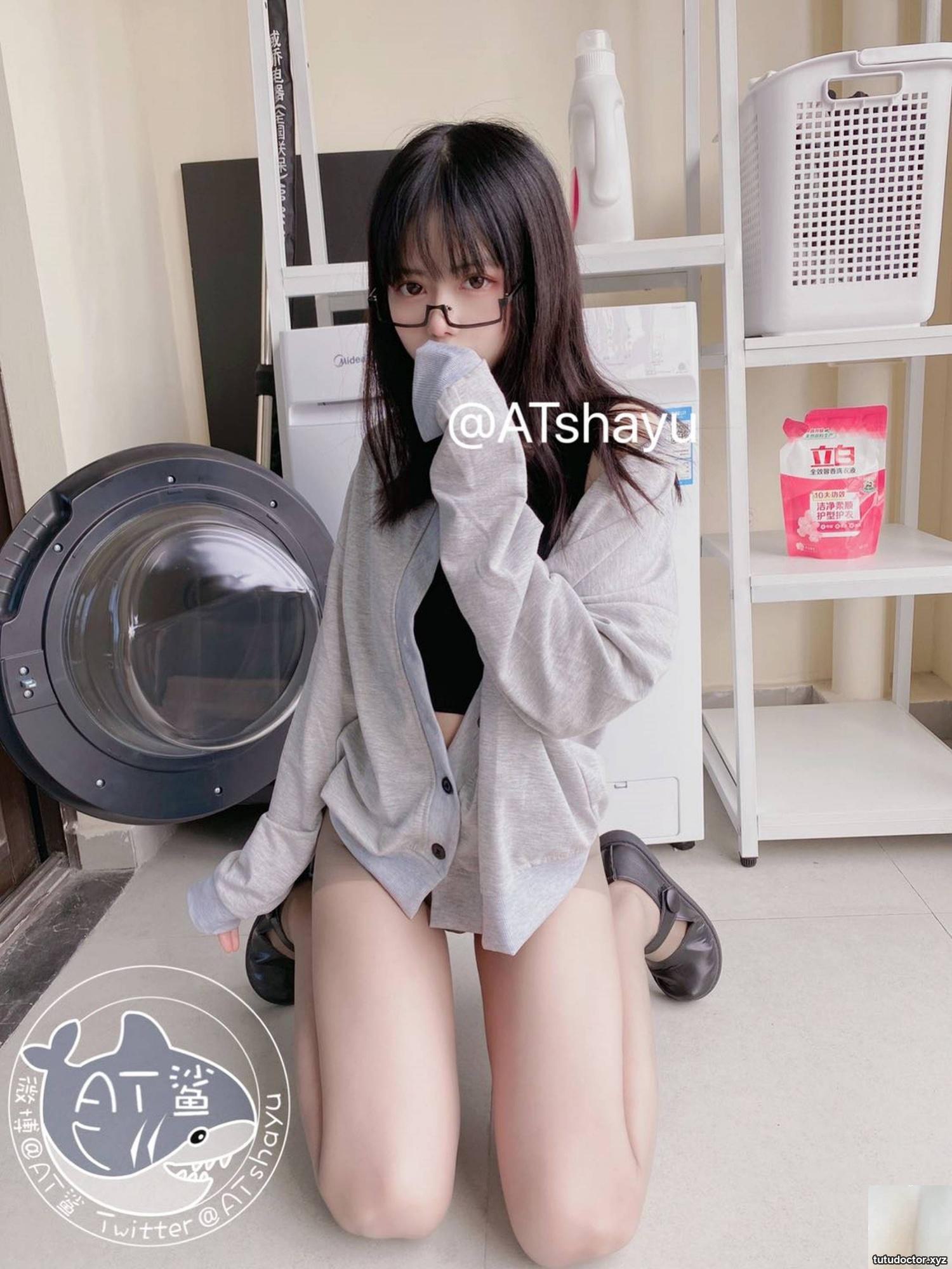 Welfare Girl AT Shark Yu Sister Shark VIP Exclusive · photo 30 of 61