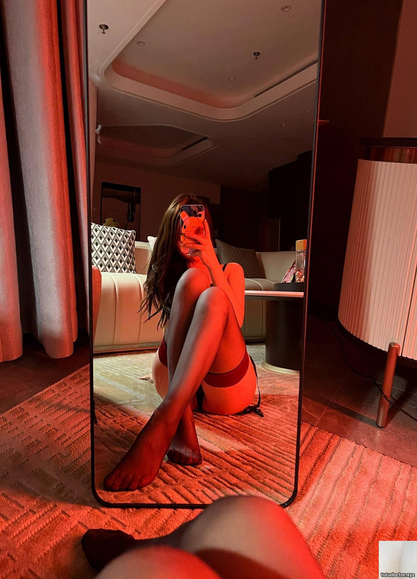 Running Jingluoers Body under the Red Light VIP Exclusive · photo 79 of 95