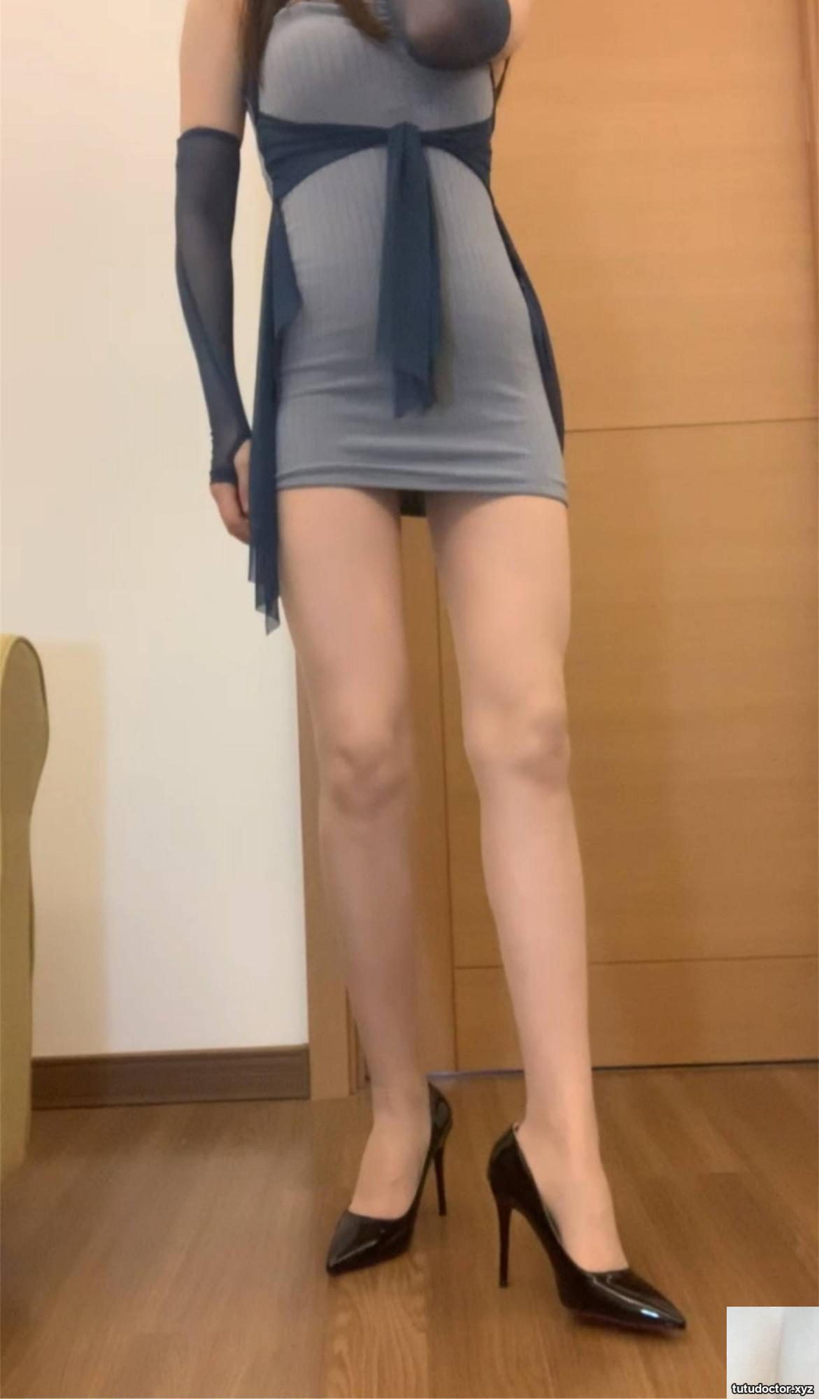 Biology teacher Miner Yujies costume is ultra-thin and · photo 9 of 76