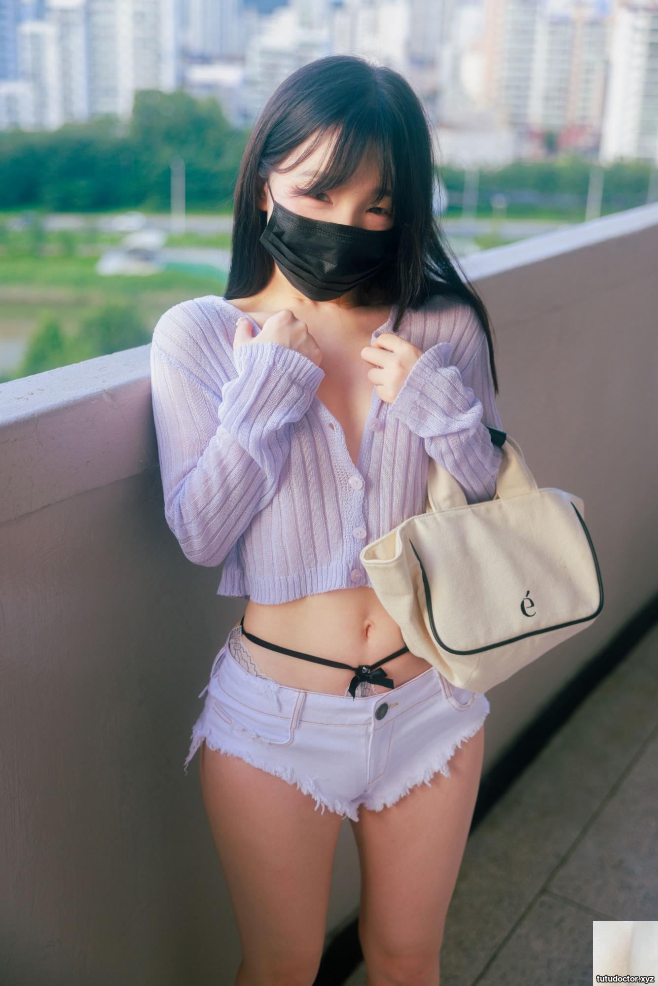 Flat-chested Pretty-01 · photo 8 of 34