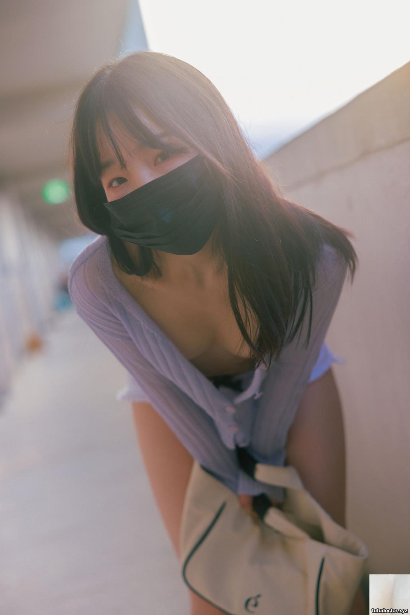 Flat-chested Pretty-01 · photo 10 of 34