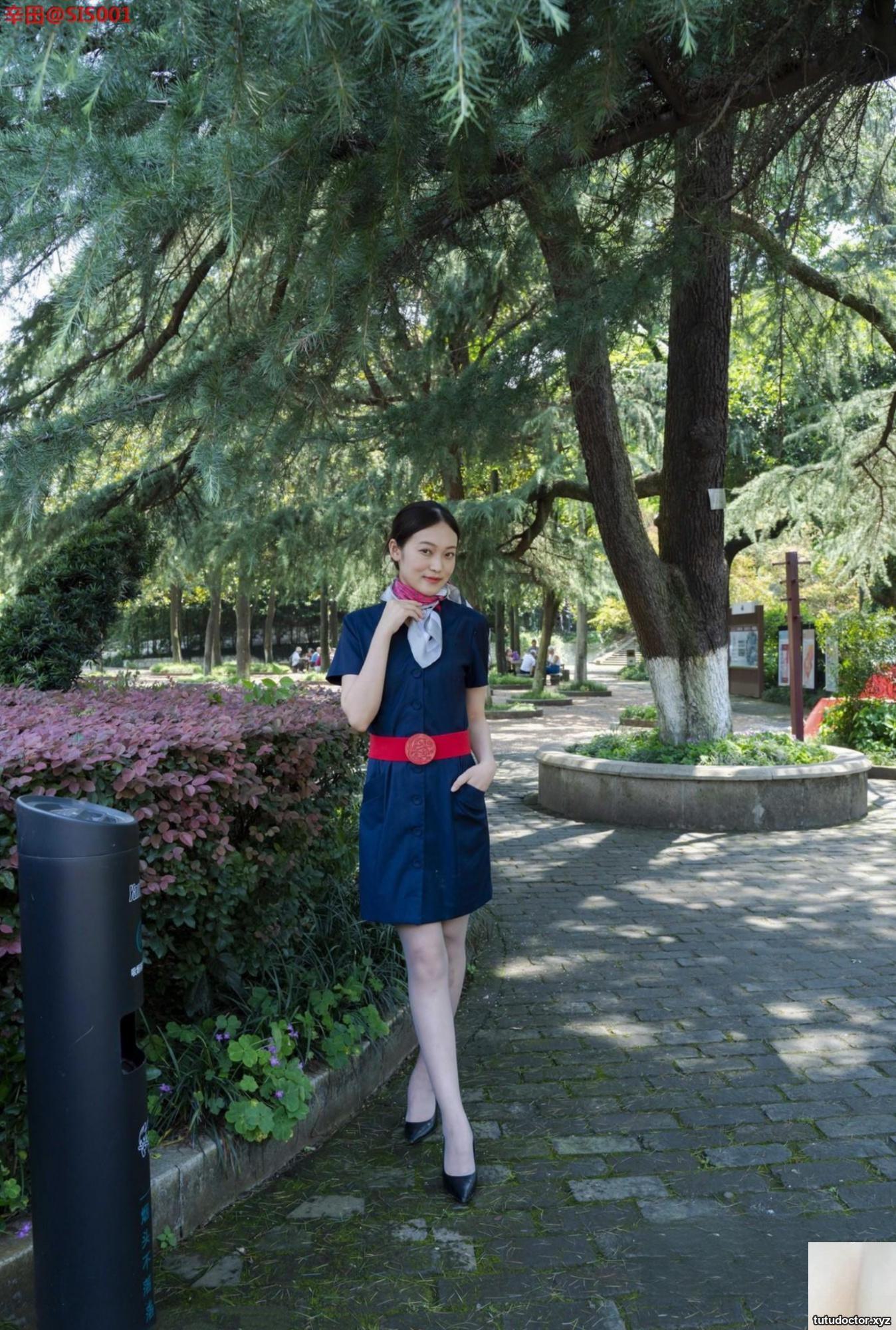 (Online collection) Beautiful model – An Qi’s full-time long-legged stewardess private photo shoot at the scenic spot (1) (100P)