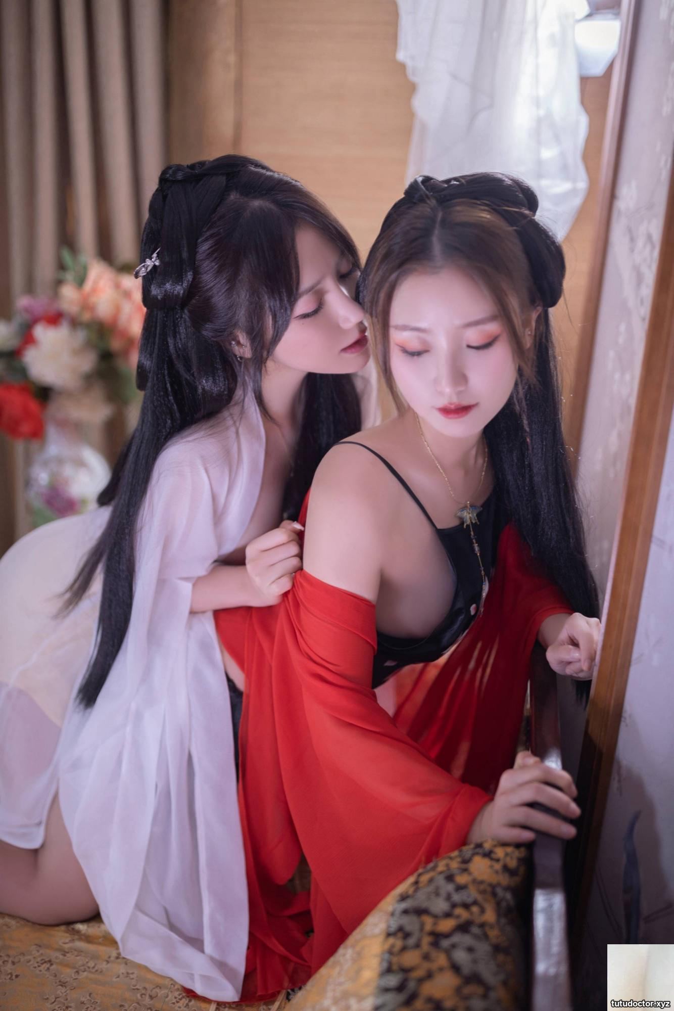 XiuRen Beauty Model Caviarfish Twin Flowers Little Belly · photo 5 of 154