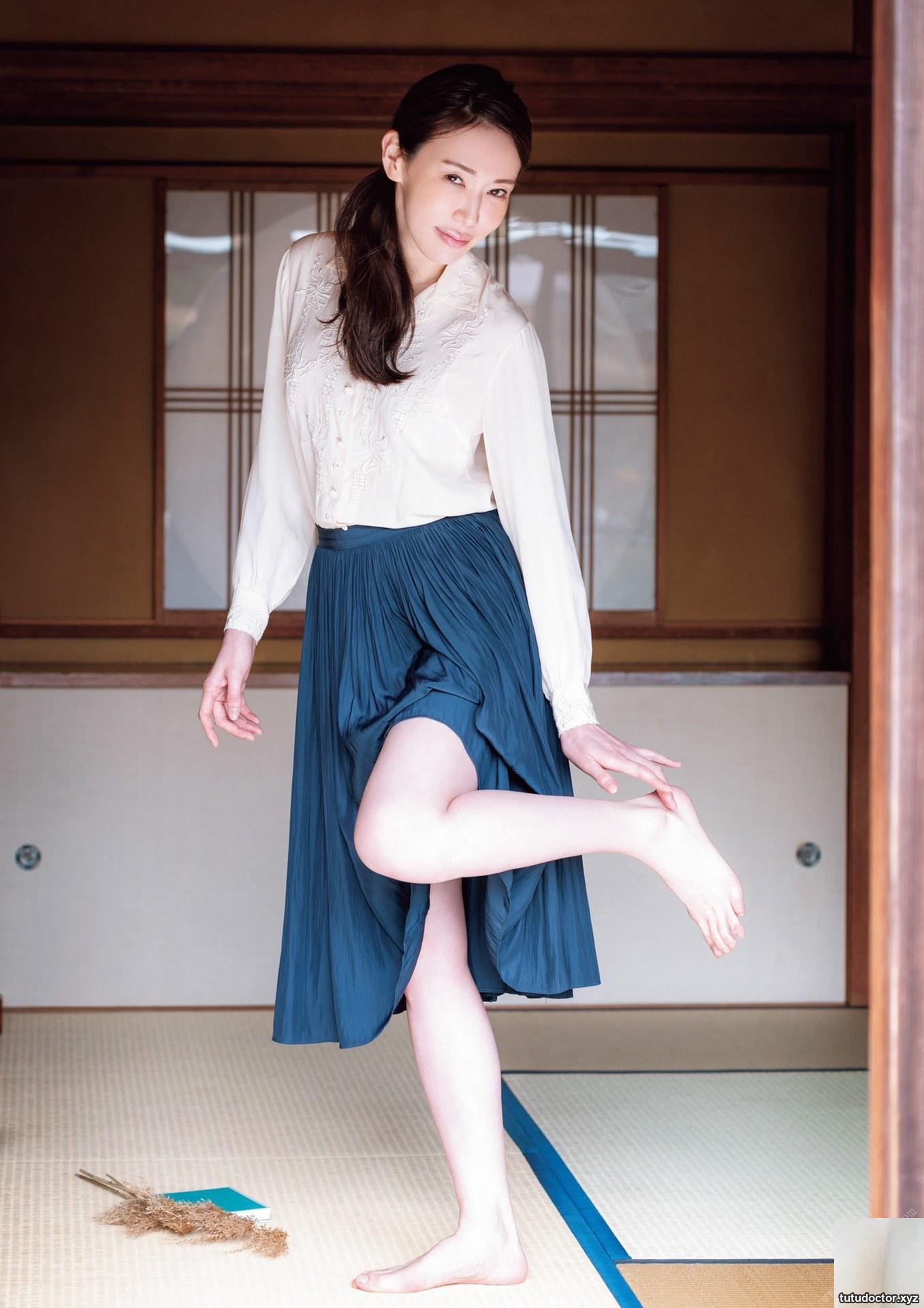 Kazuko Iwamoto photo collection Tawamure · photo 84 of 88