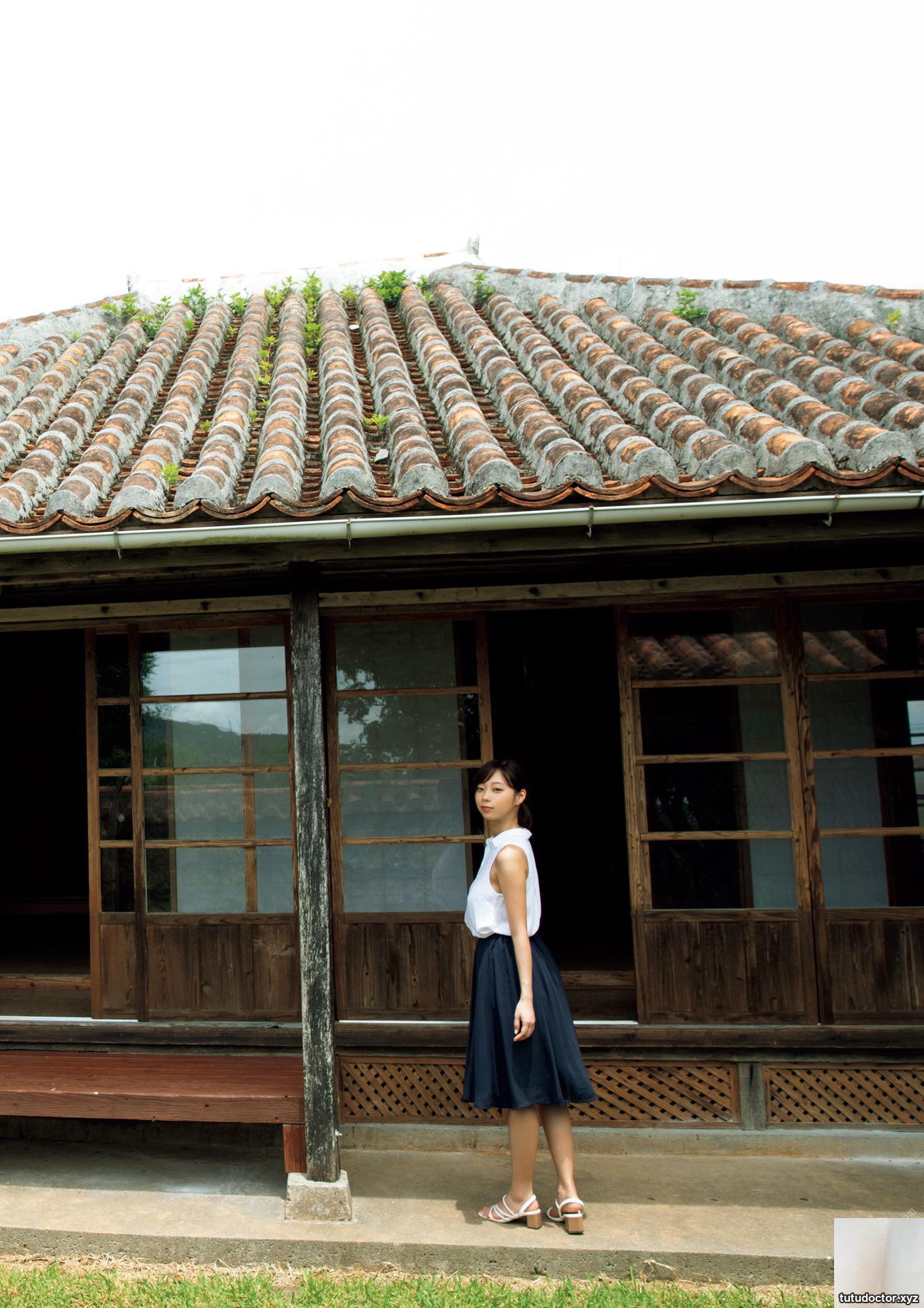 Hikaru Aoyama 1st Photobook – Enneko Enneko (92P) ( · photo 8 of 92