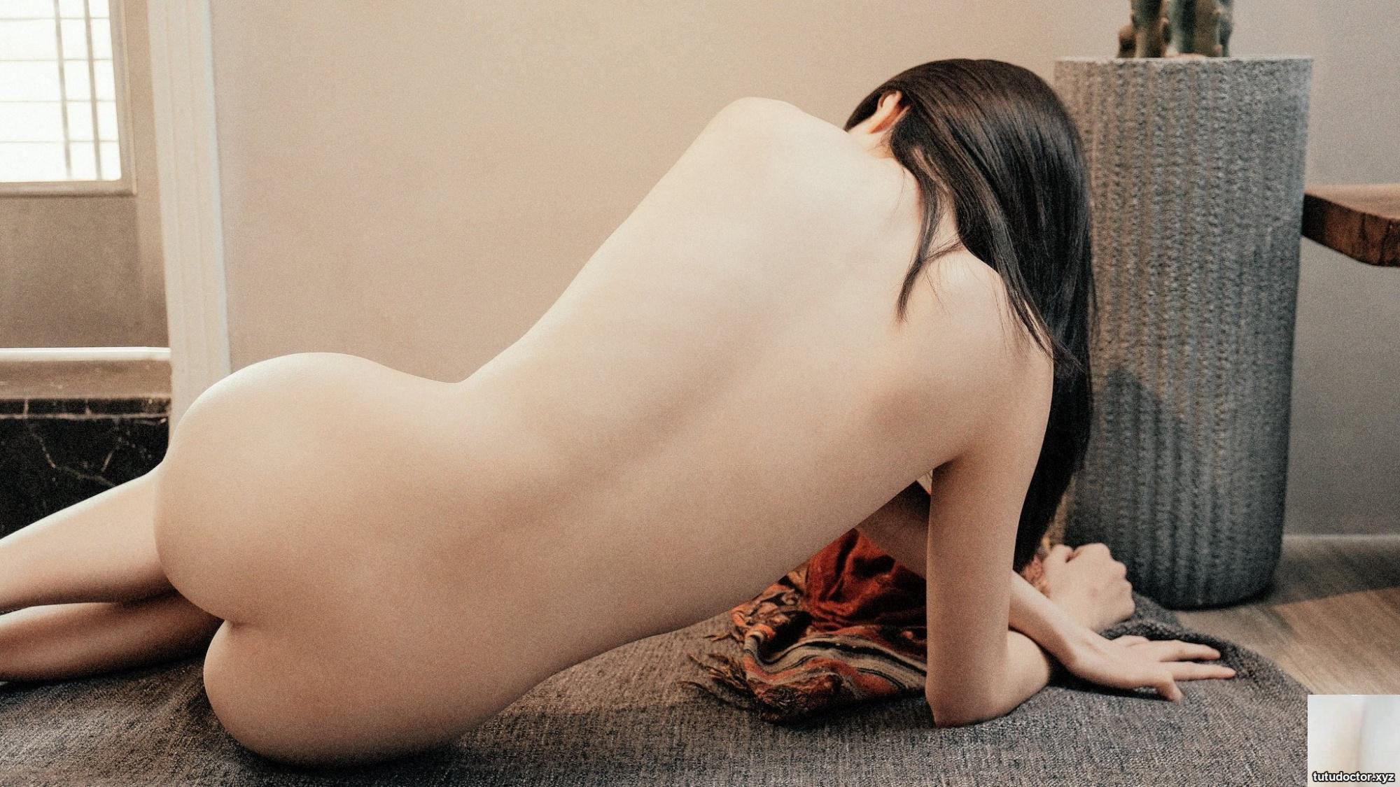 Timid Night Owl – an amateur model · photo 22 of 98